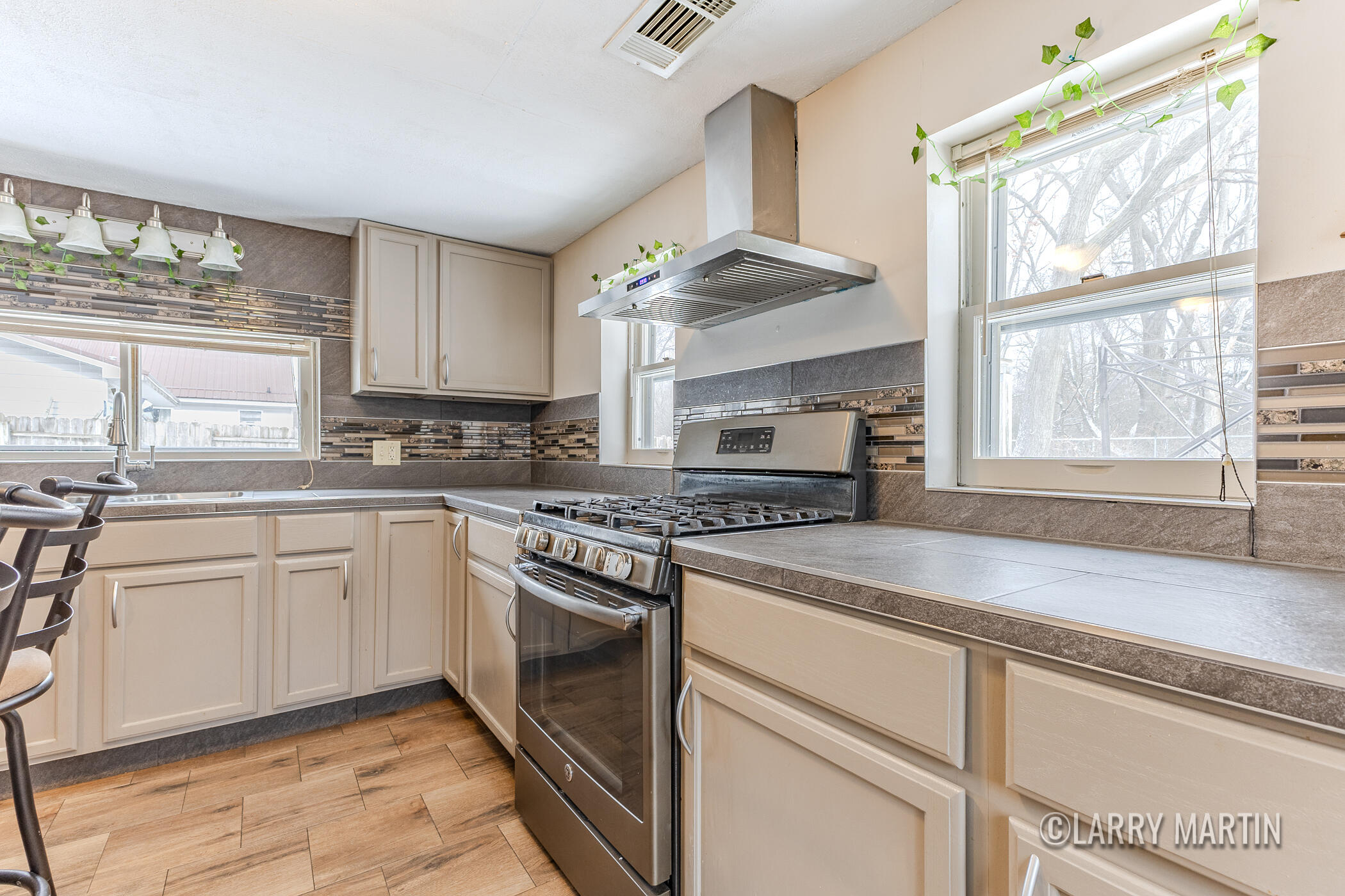2052 Woodward Street Muskegon MI 49442