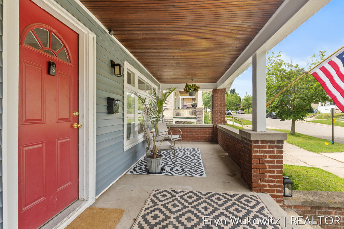 1038 Widdicomb Avenue NW Grand Rapids MI 49504