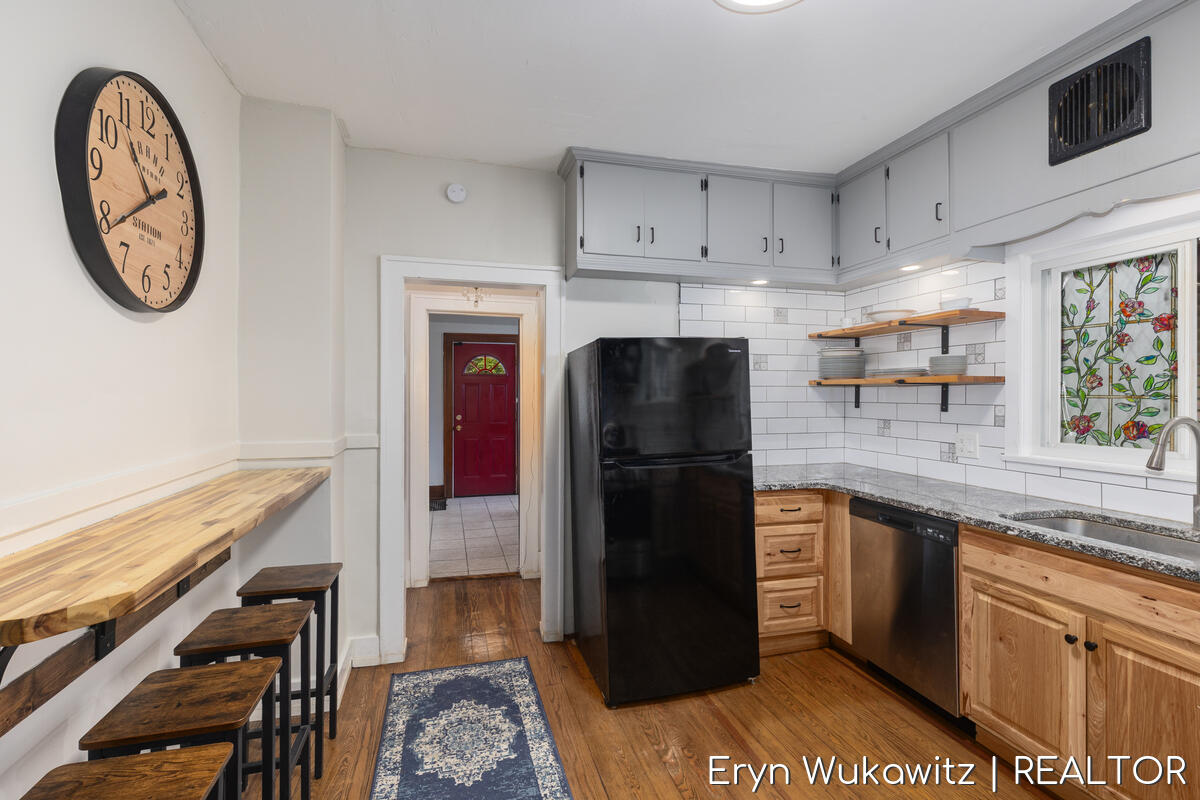 1038 Widdicomb Avenue NW Grand Rapids MI 49504