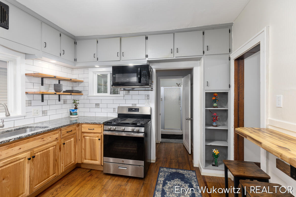 1038 Widdicomb Avenue NW Grand Rapids MI 49504