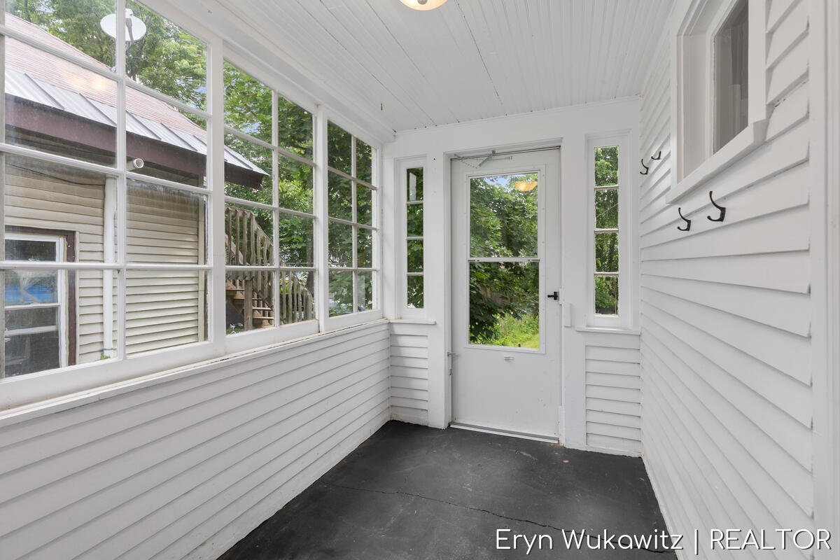 1038 Widdicomb Avenue NW Grand Rapids MI 49504