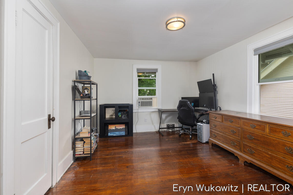 1038 Widdicomb Avenue NW Grand Rapids MI 49504
