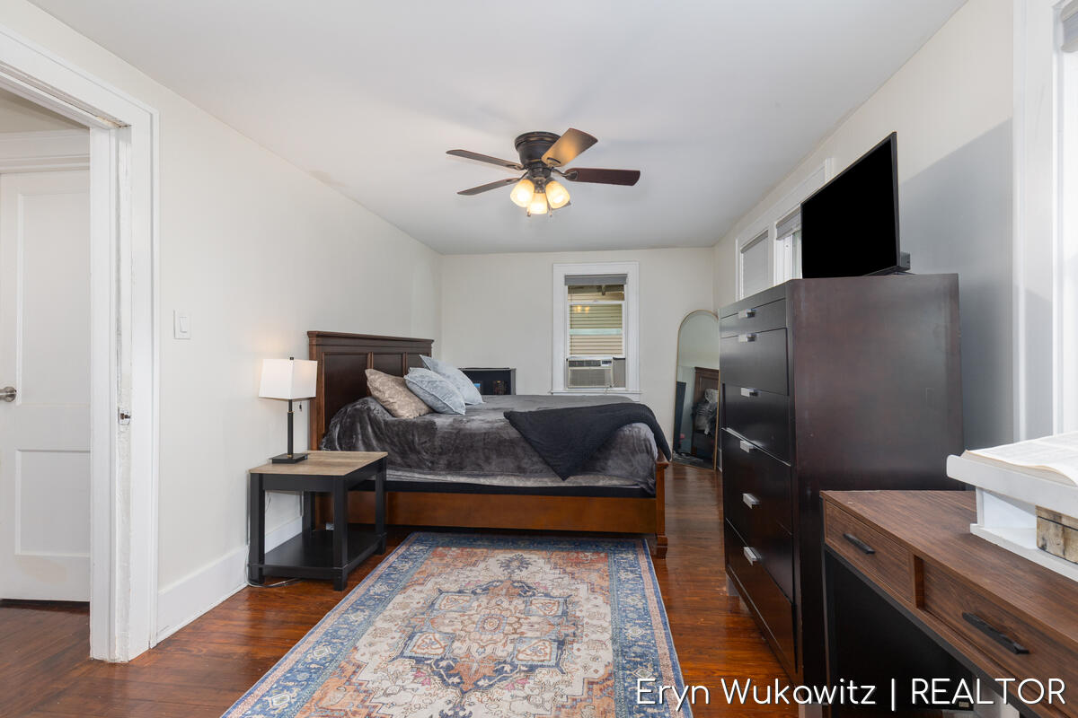 1038 Widdicomb Avenue NW Grand Rapids MI 49504