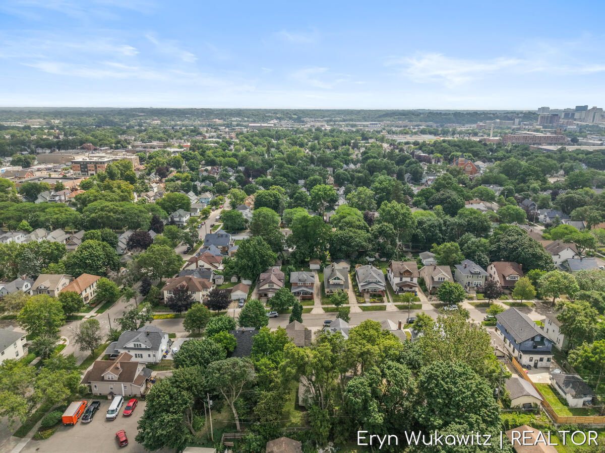 1038 Widdicomb Avenue NW Grand Rapids MI 49504