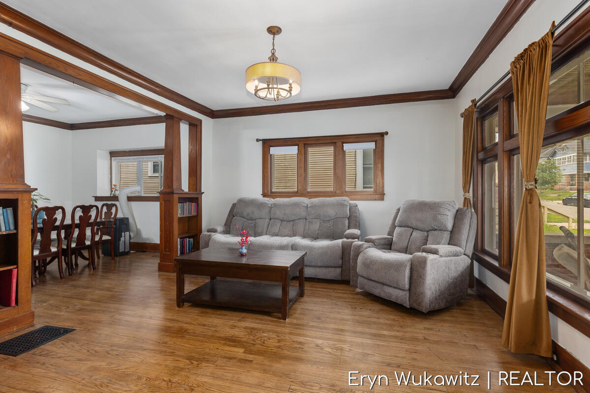 1038 Widdicomb Avenue NW Grand Rapids MI 49504