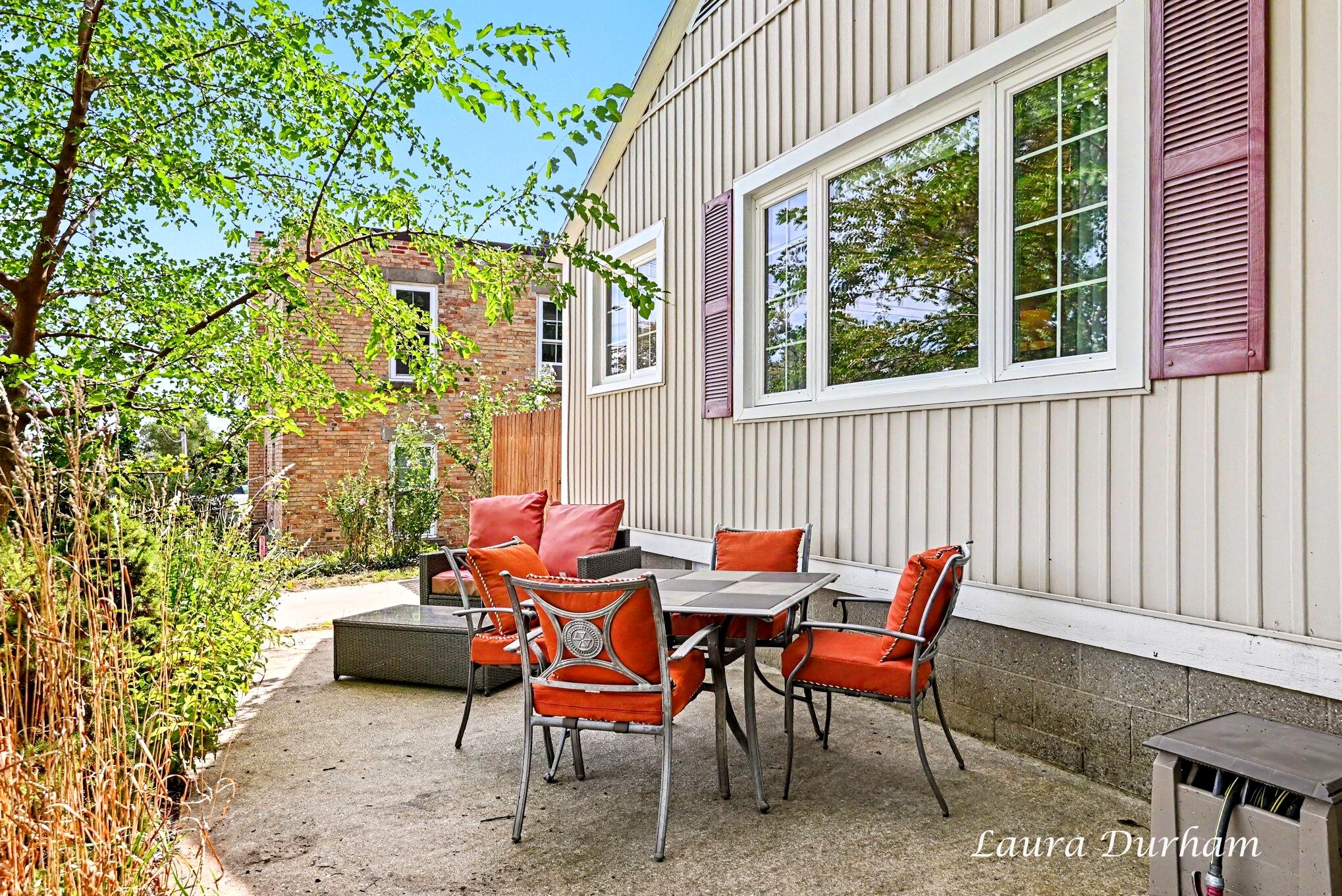 15 E Wall Street Douglas MI 49406