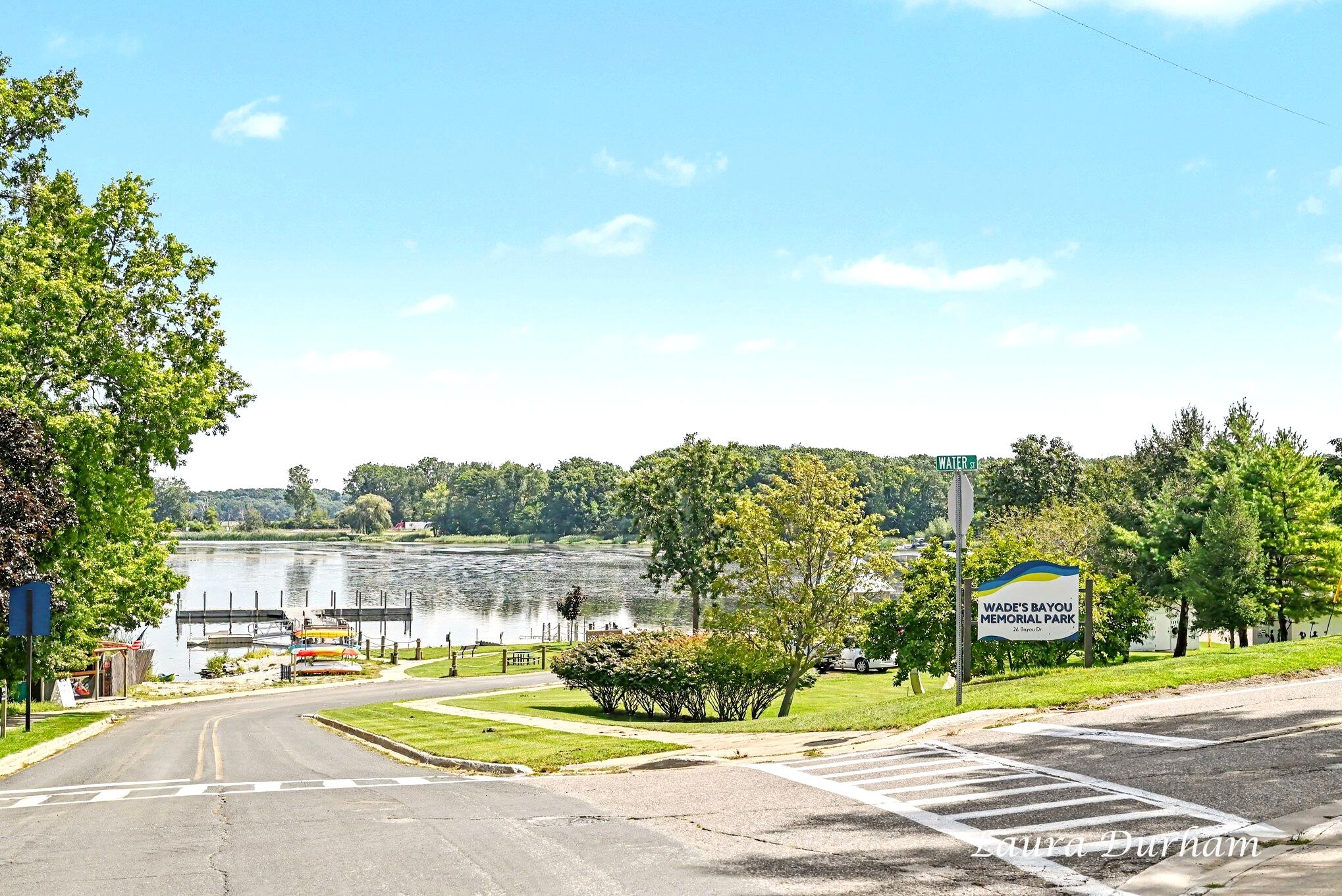 15 E Wall Street Douglas MI 49406