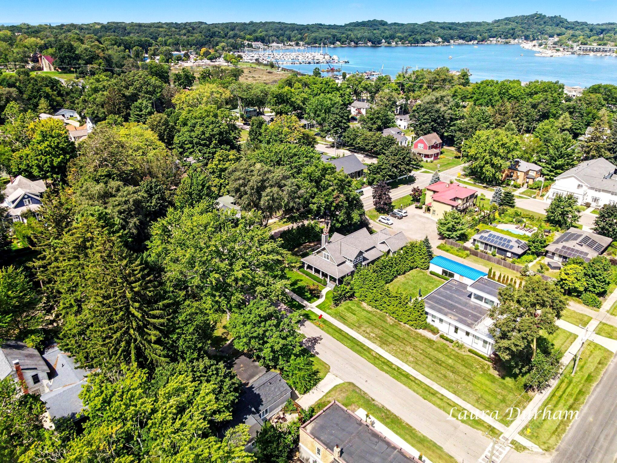 15 E Wall Street Douglas MI 49406