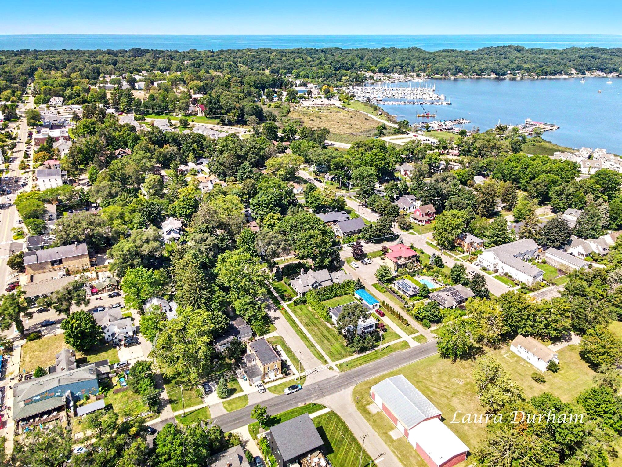 15 E Wall Street Douglas MI 49406