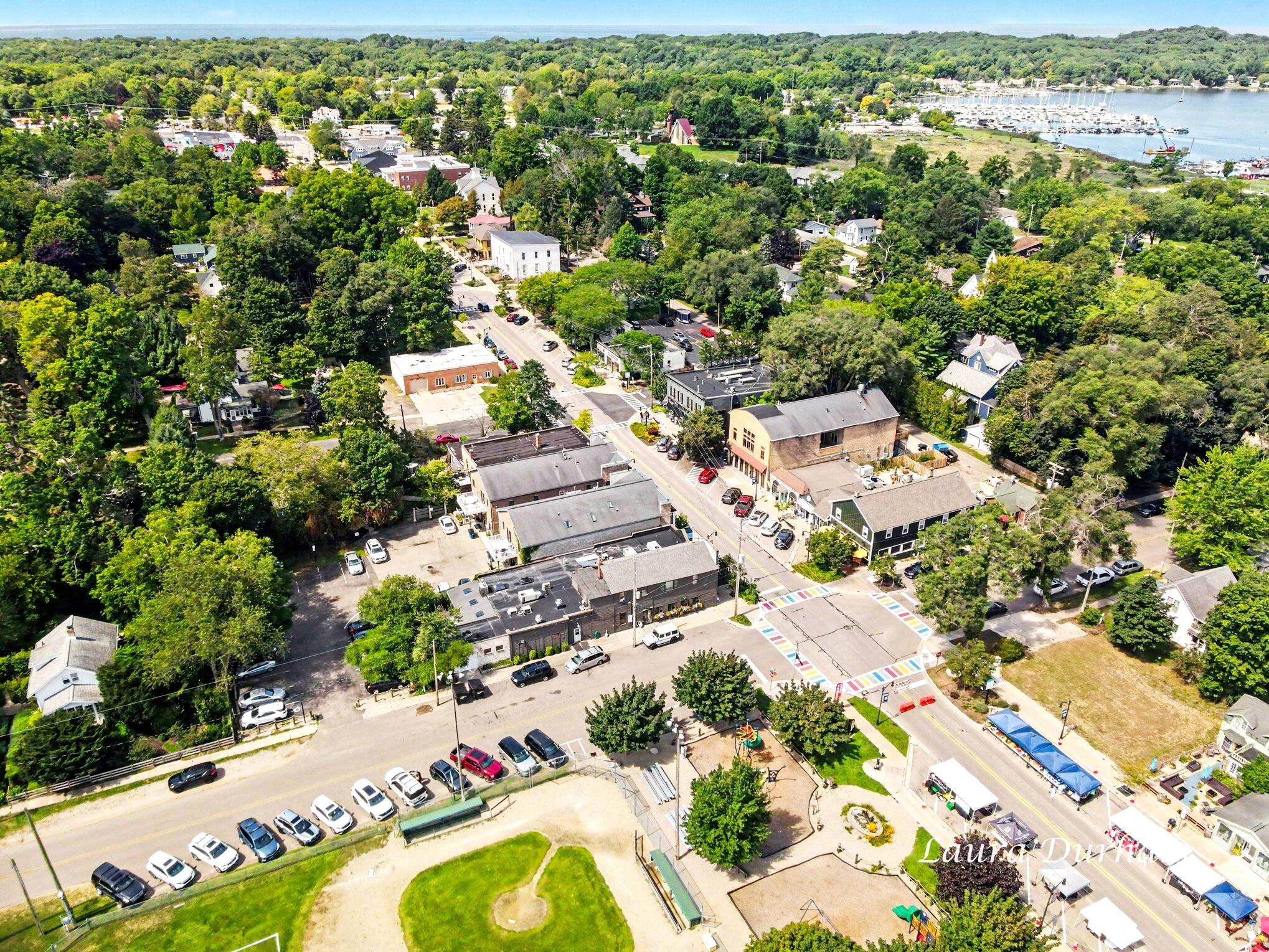 15 E Wall Street Douglas MI 49406