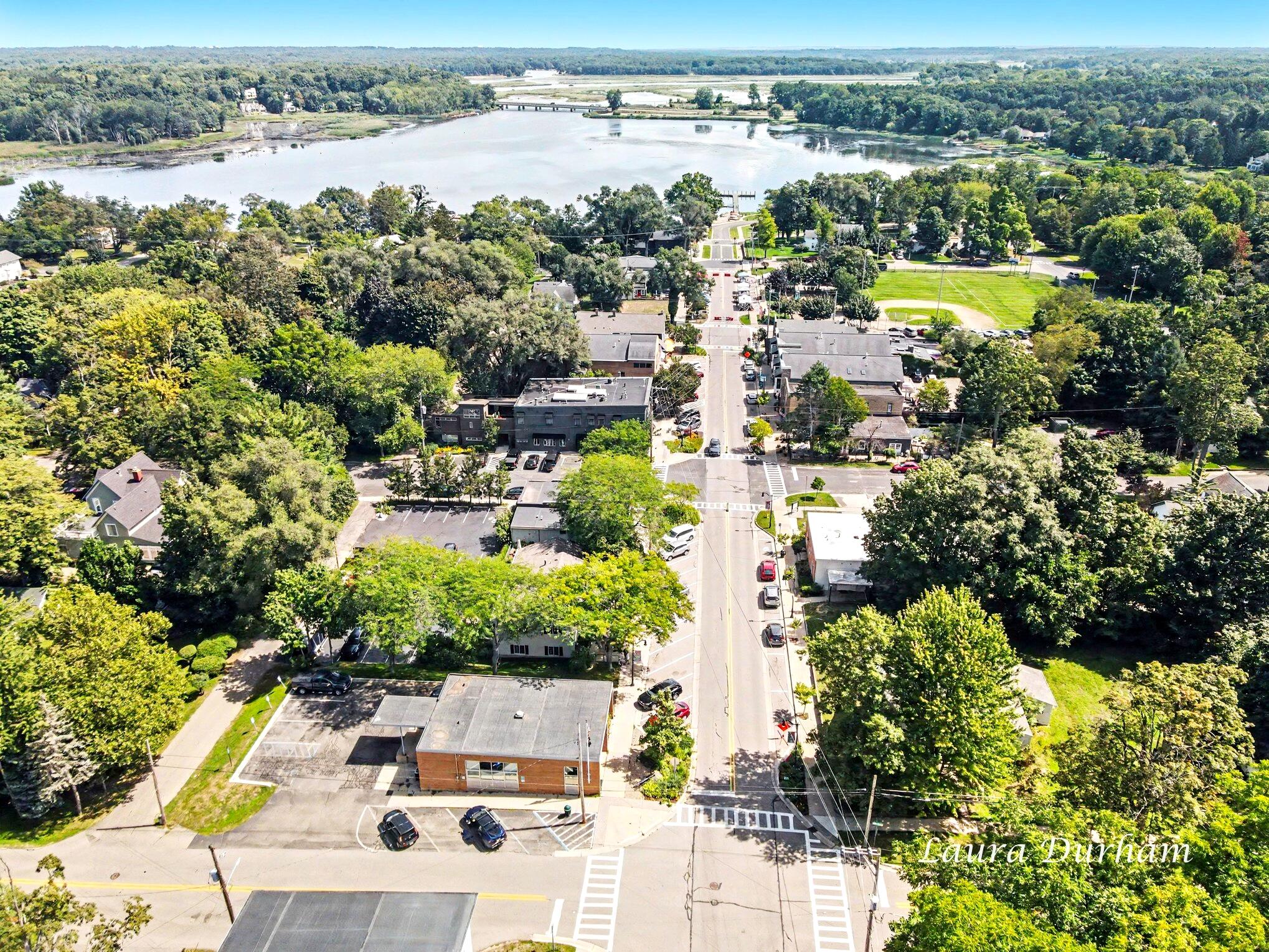 15 E Wall Street Douglas MI 49406