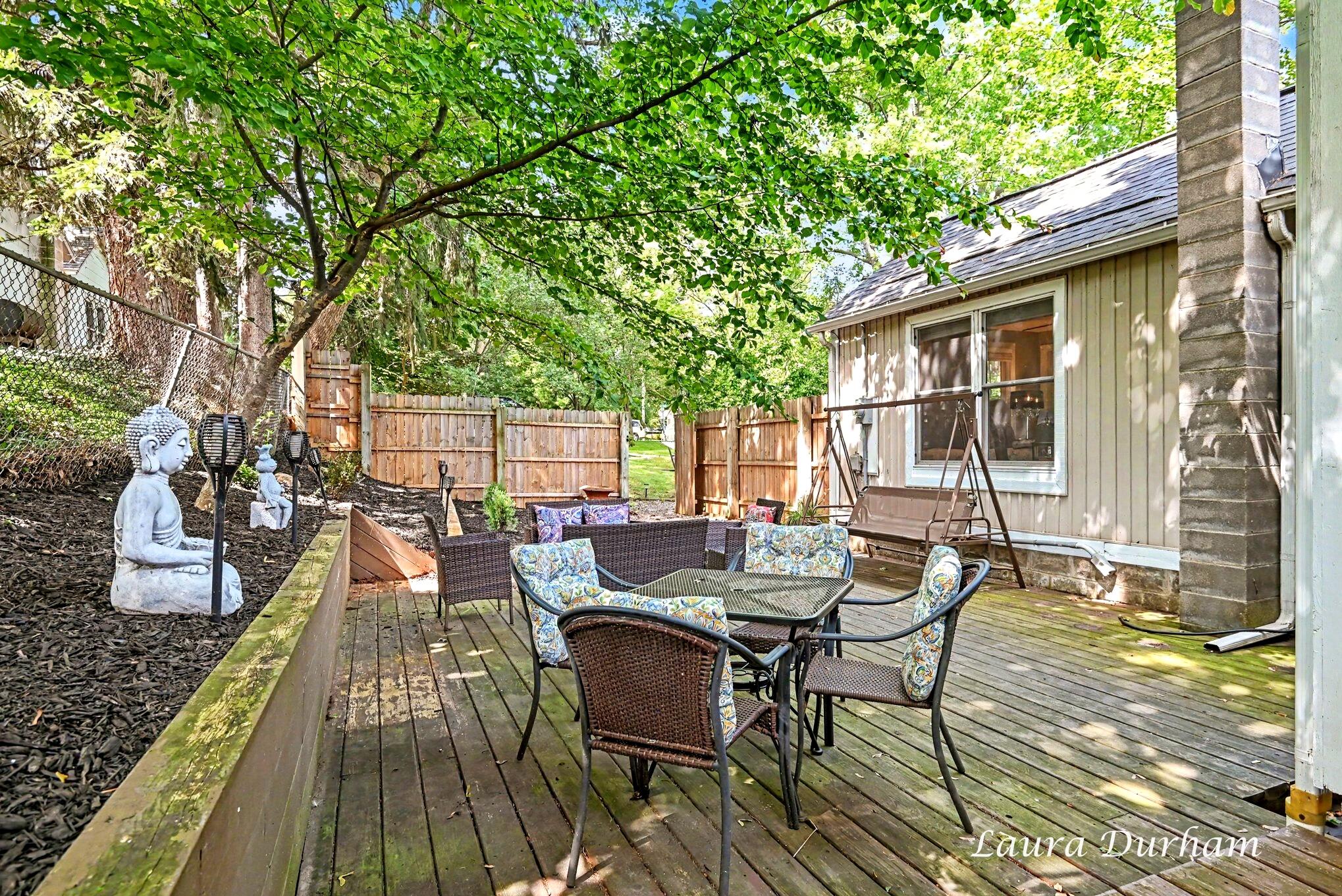 15 E Wall Street Douglas MI 49406