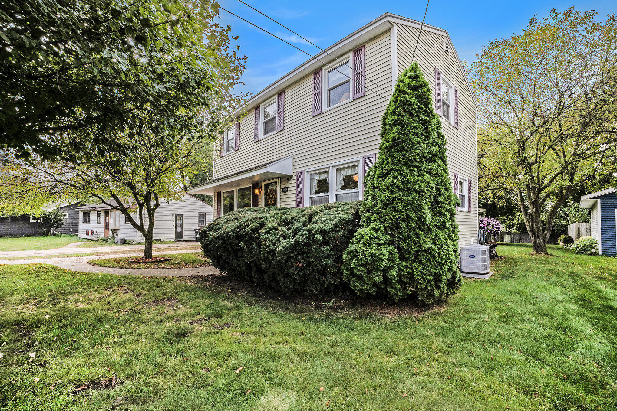 4939 Marshall Avenue SE Grand Rapids MI 49508