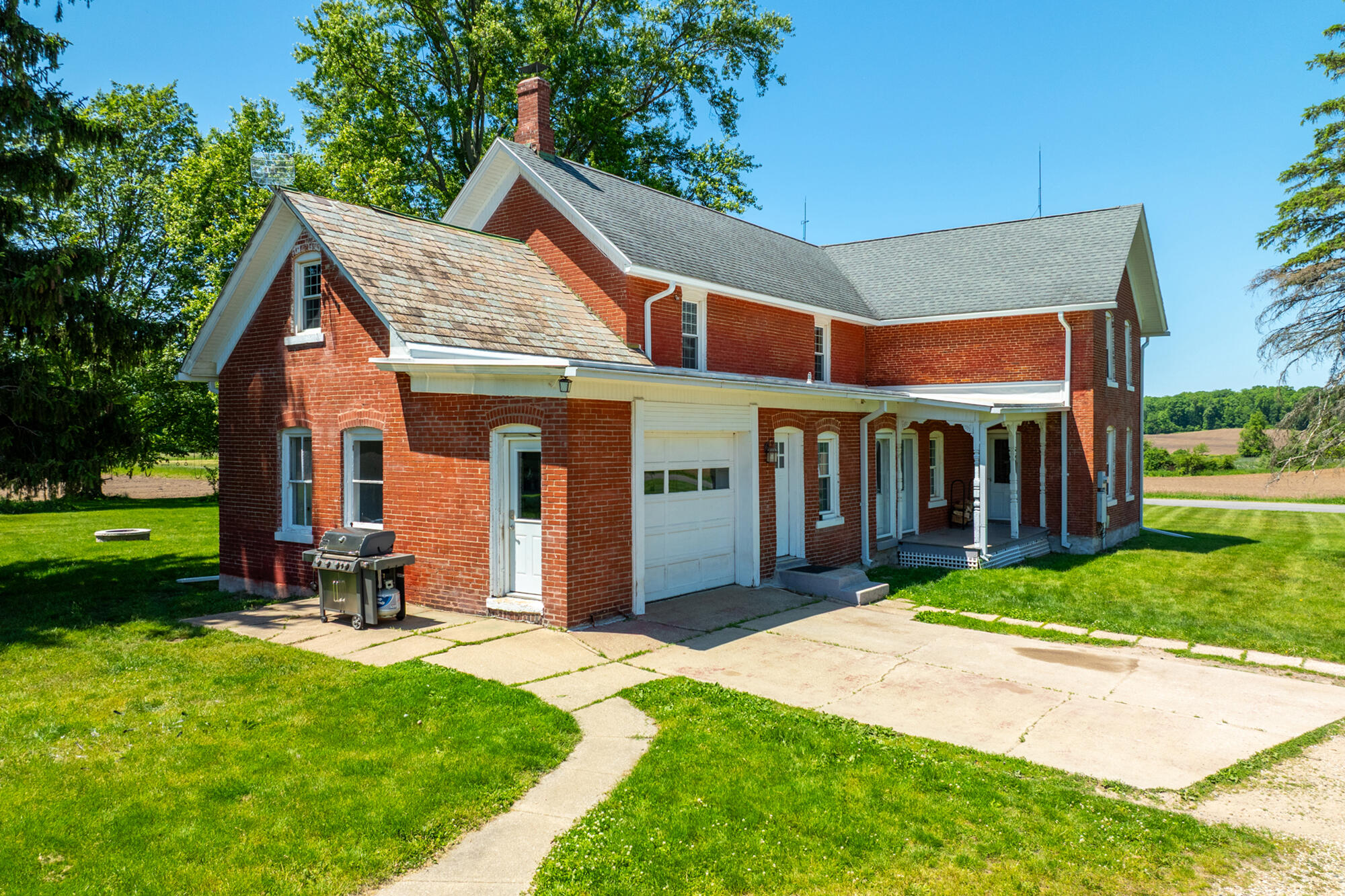26107 Beeson Street Cassopolis MI 49031