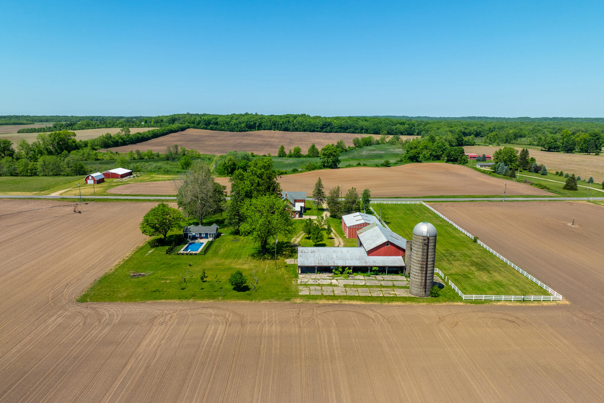 26107 Beeson Street Cassopolis MI 49031