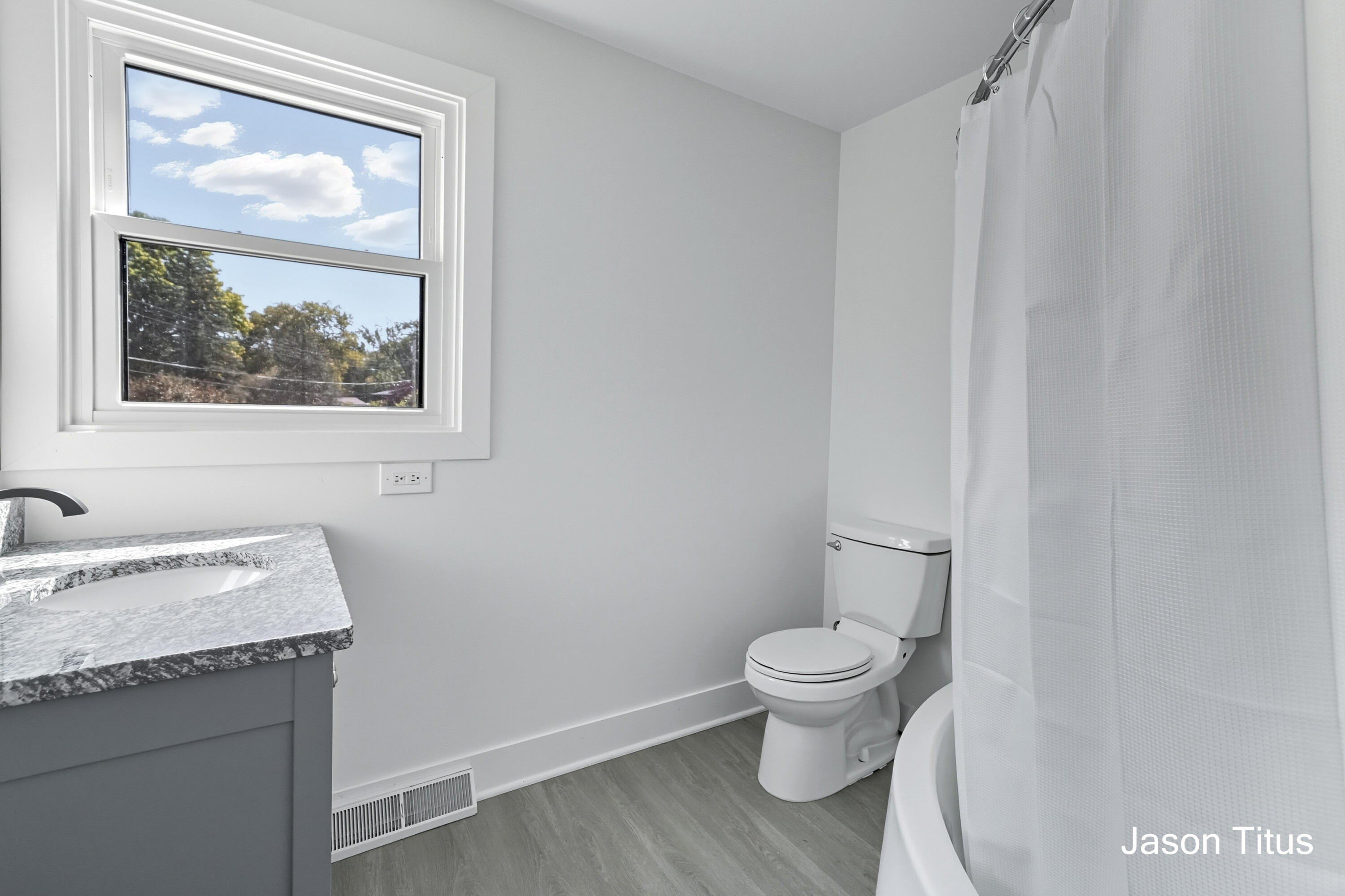 201 Shore Haven Drive SE Grand Rapids MI 49546