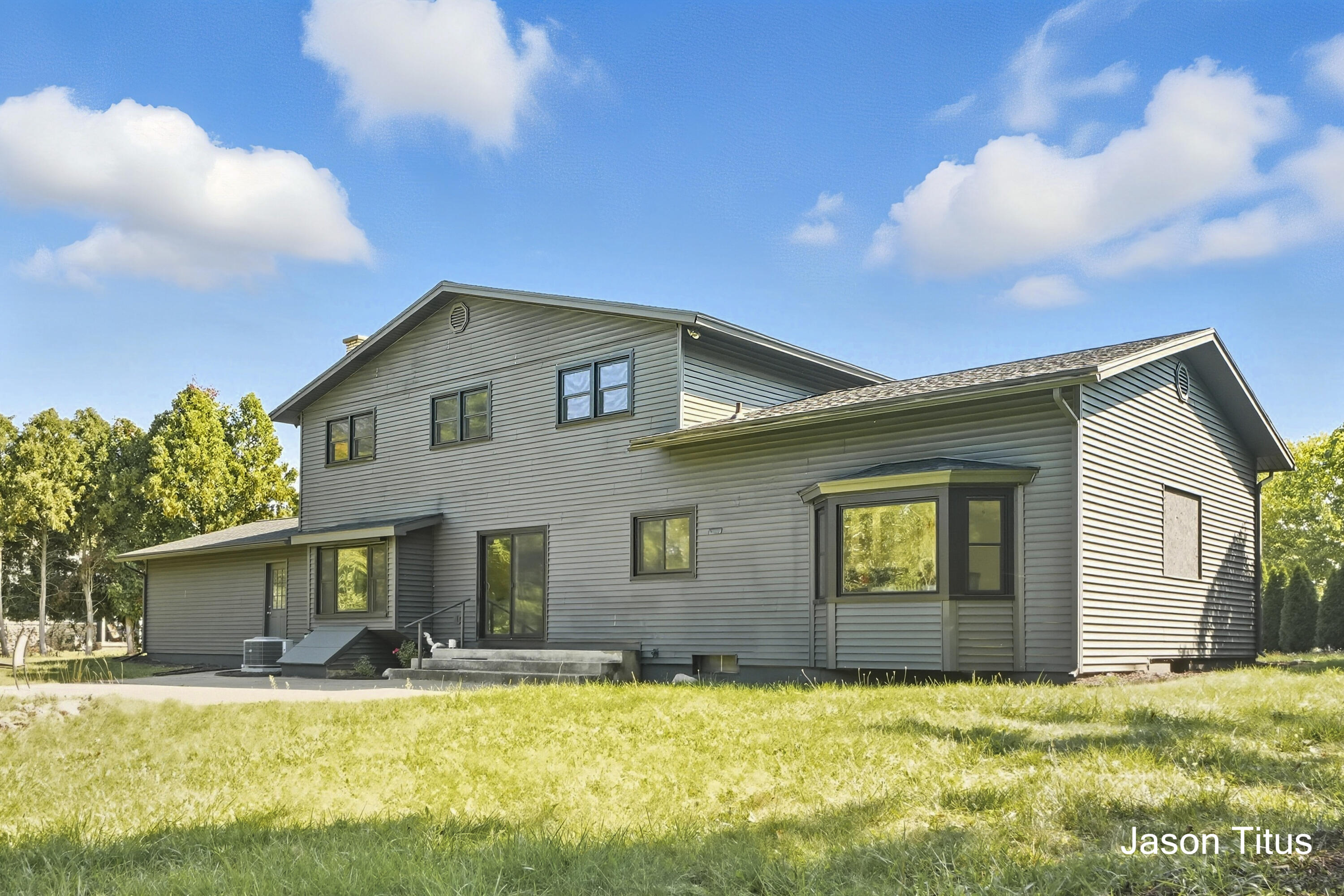 201 Shore Haven Drive SE Grand Rapids MI 49546