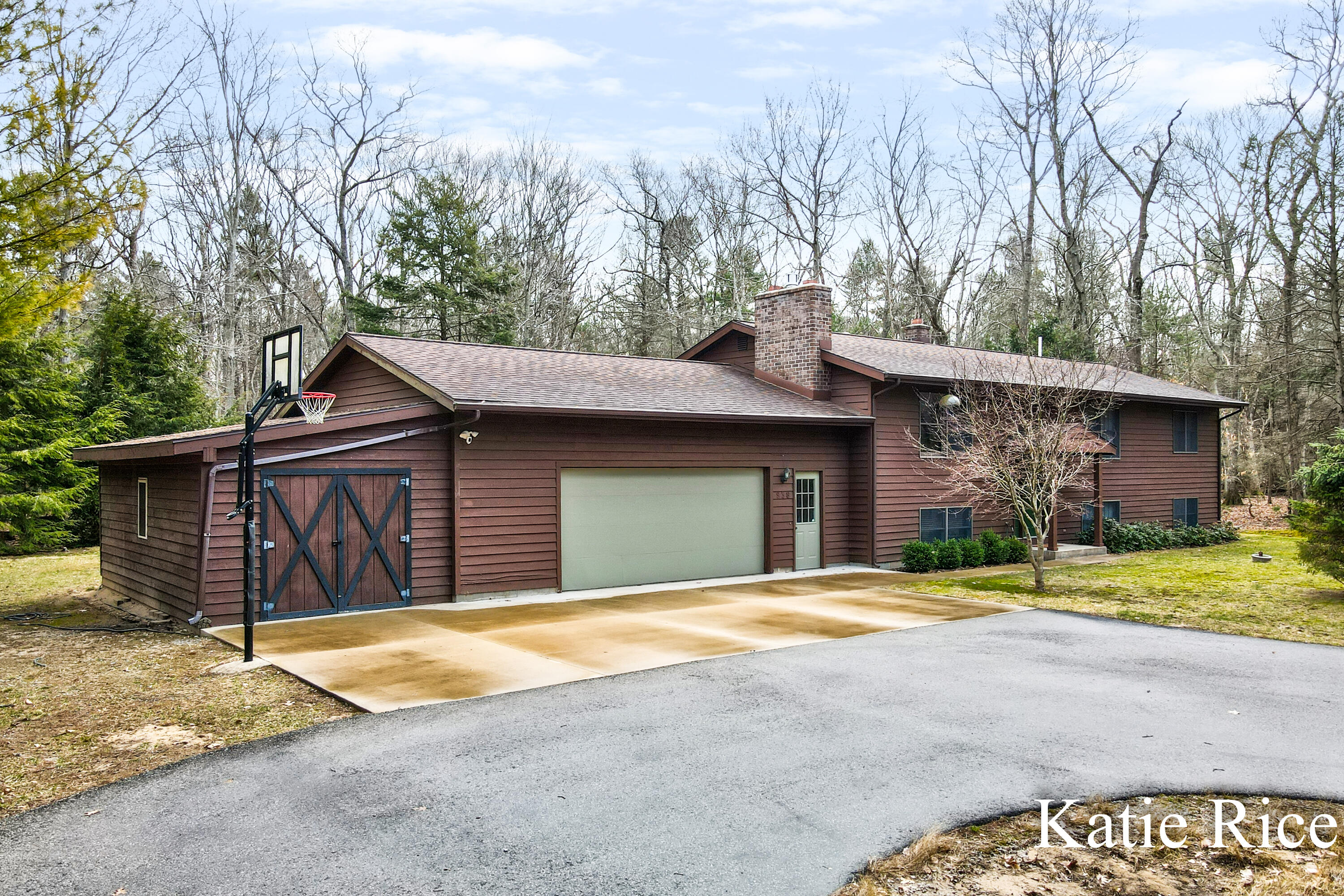 938 N Scenic Drive Muskegon MI 49445