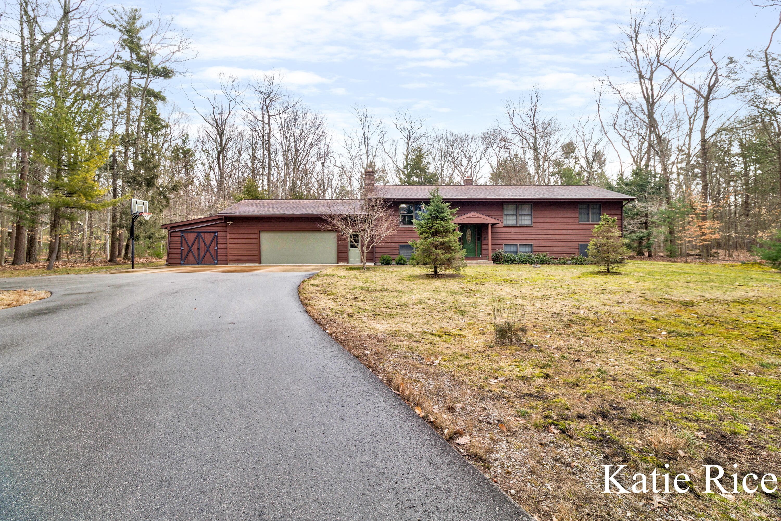 938 N Scenic Drive Muskegon MI 49445