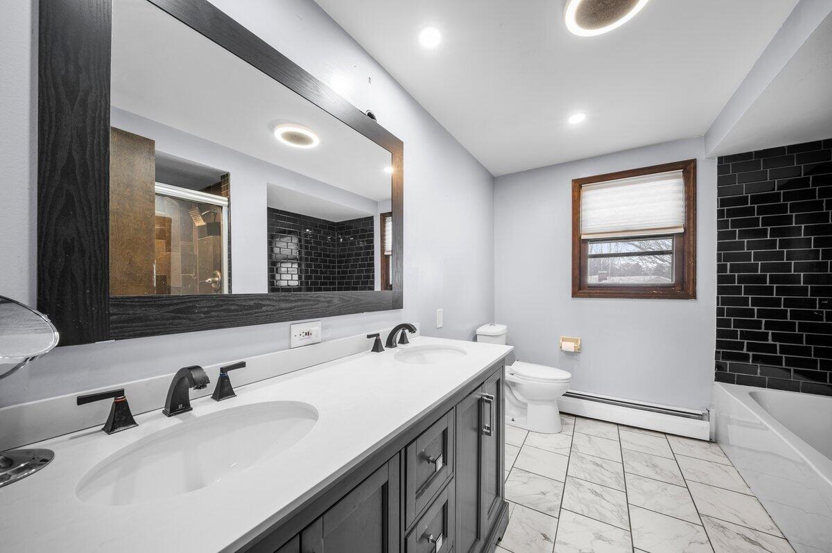 4154 Sand Creek Drive NW Grand Rapids MI 49544
