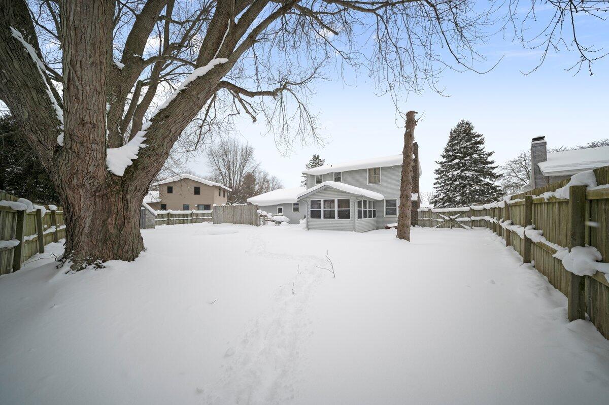 4154 Sand Creek Drive NW Grand Rapids MI 49544