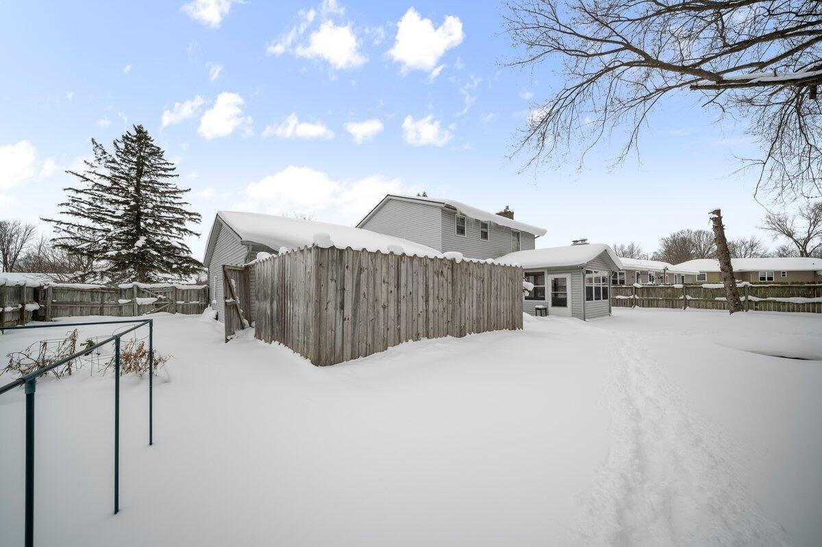 4154 Sand Creek Drive NW Grand Rapids MI 49544