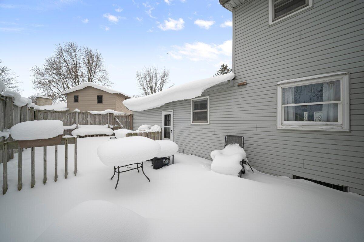 4154 Sand Creek Drive NW Grand Rapids MI 49544