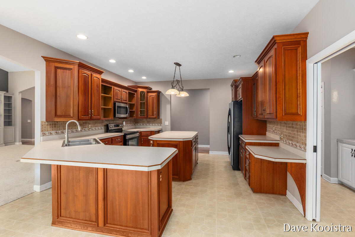 5133 Streamside Court NE Rockford MI 49341