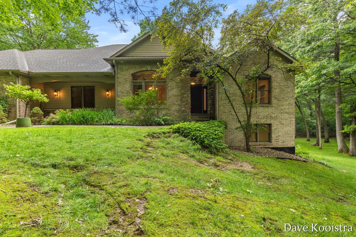 5133 Streamside Court NE Rockford MI 49341