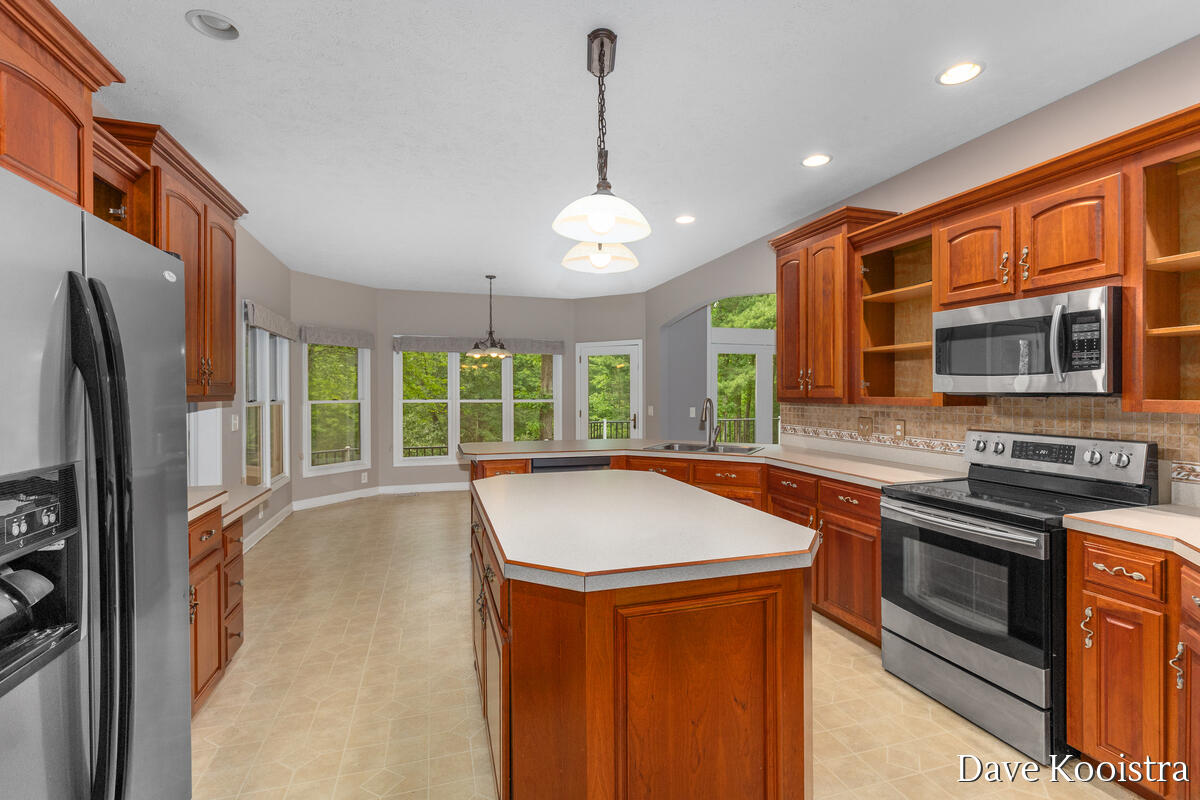 5133 Streamside Court NE Rockford MI 49341