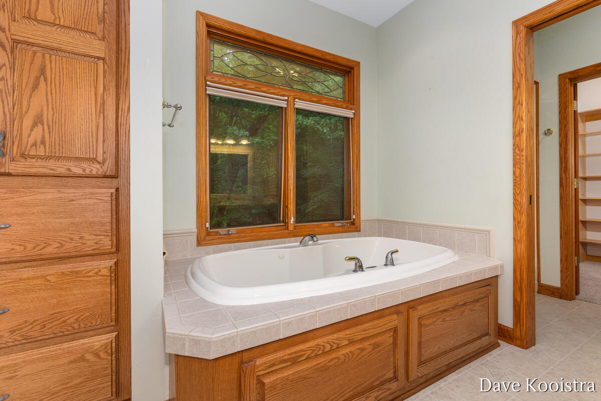5133 Streamside Court NE Rockford MI 49341