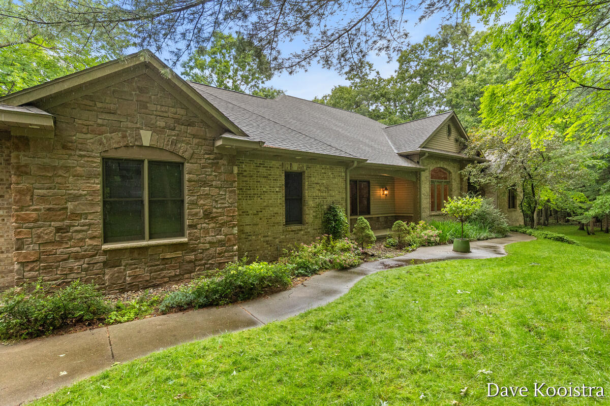 5133 Streamside Court NE Rockford MI 49341