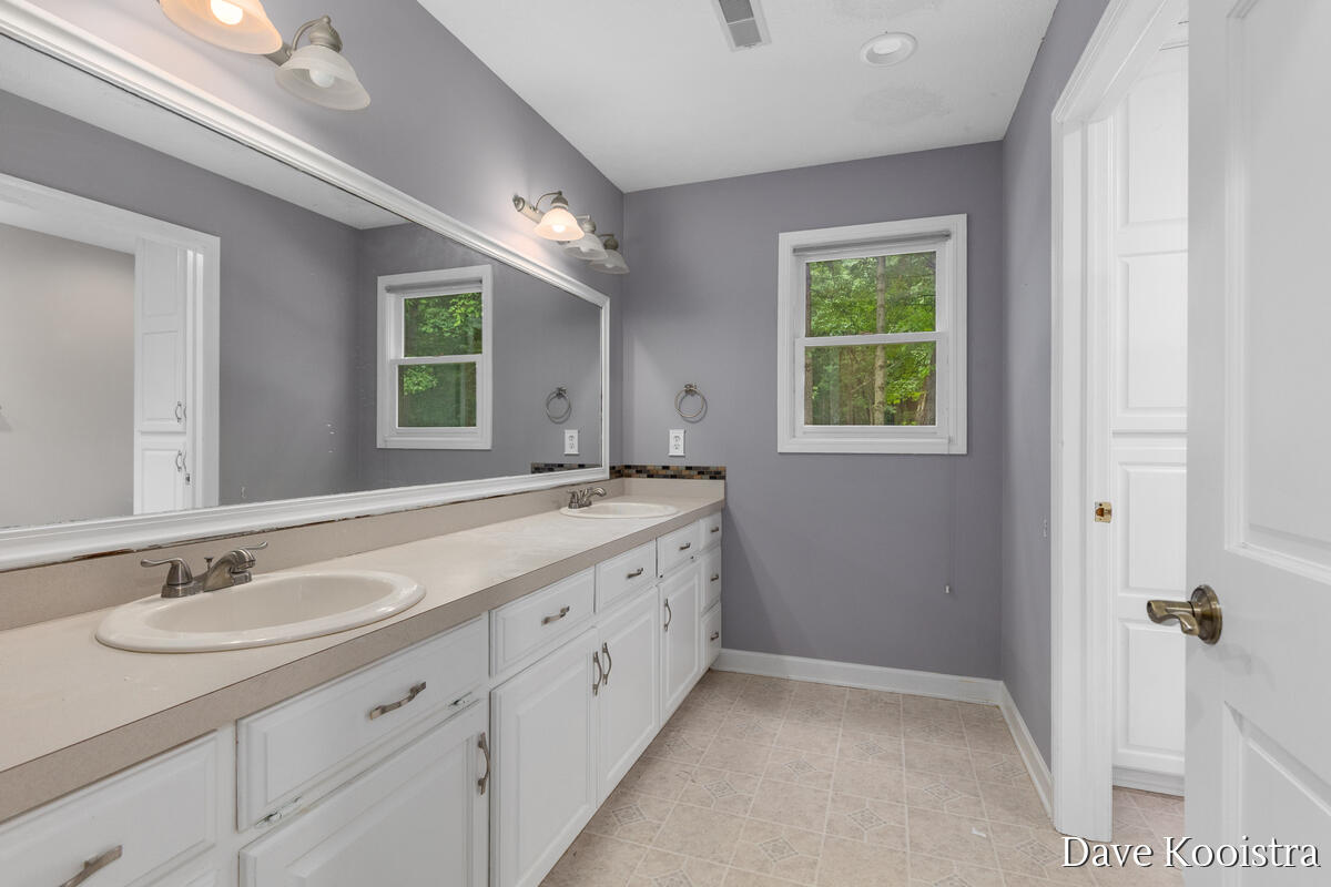 5133 Streamside Court NE Rockford MI 49341