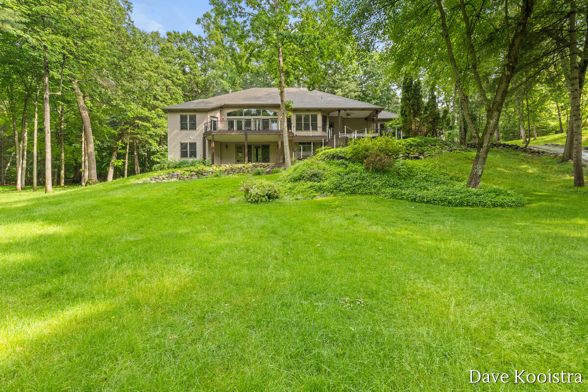 5133 Streamside Court NE Rockford MI 49341