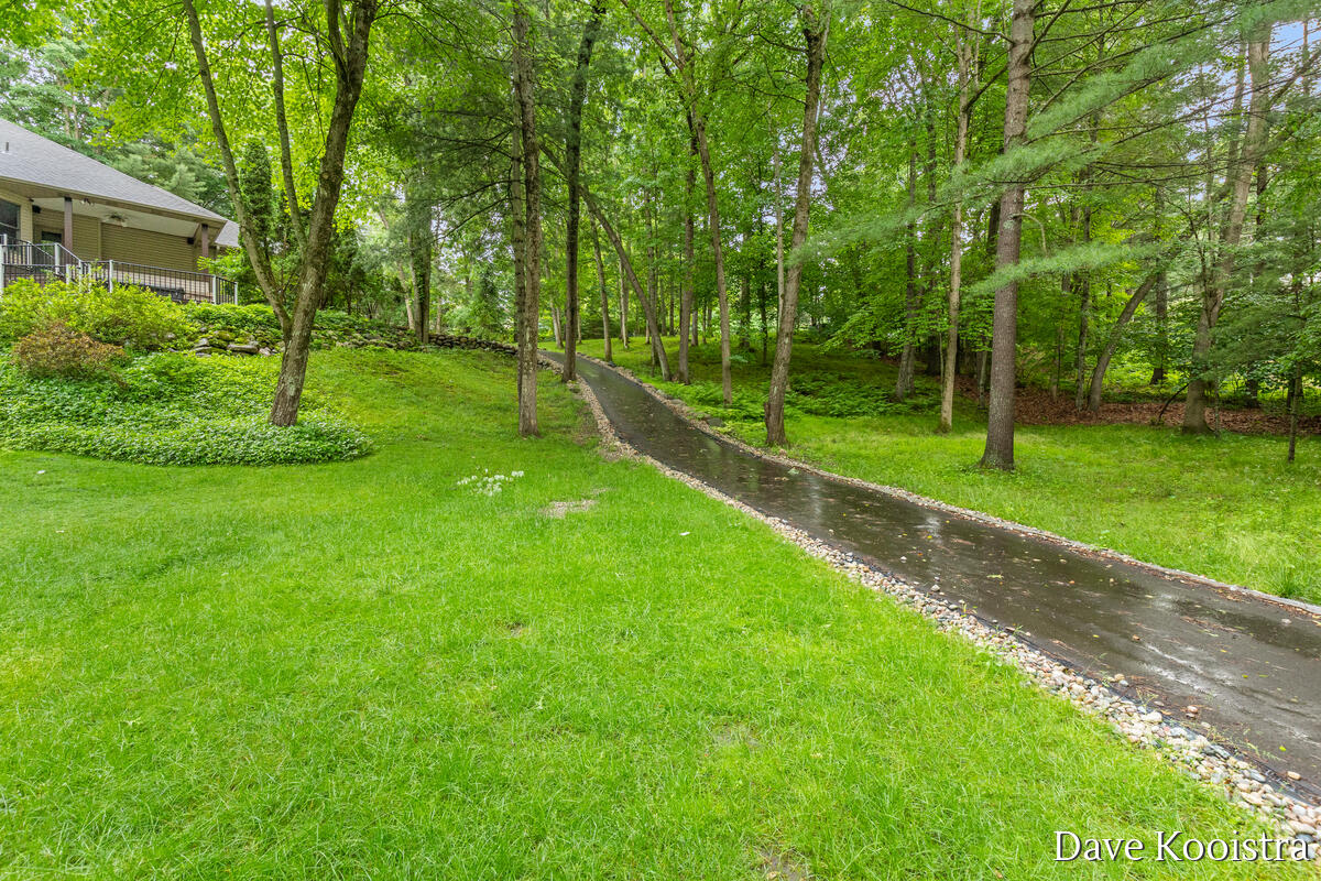 5133 Streamside Court NE Rockford MI 49341