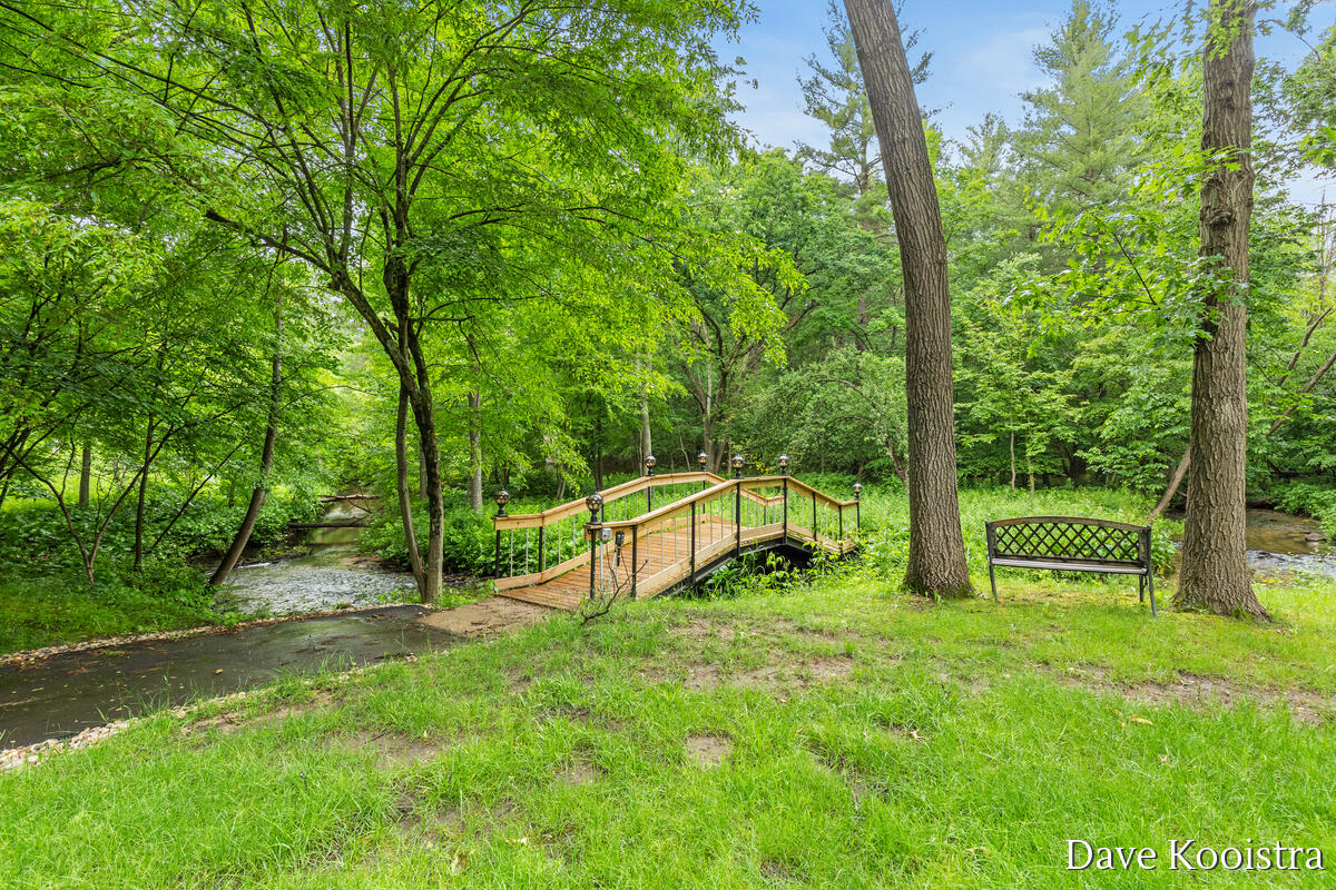 5133 Streamside Court NE Rockford MI 49341