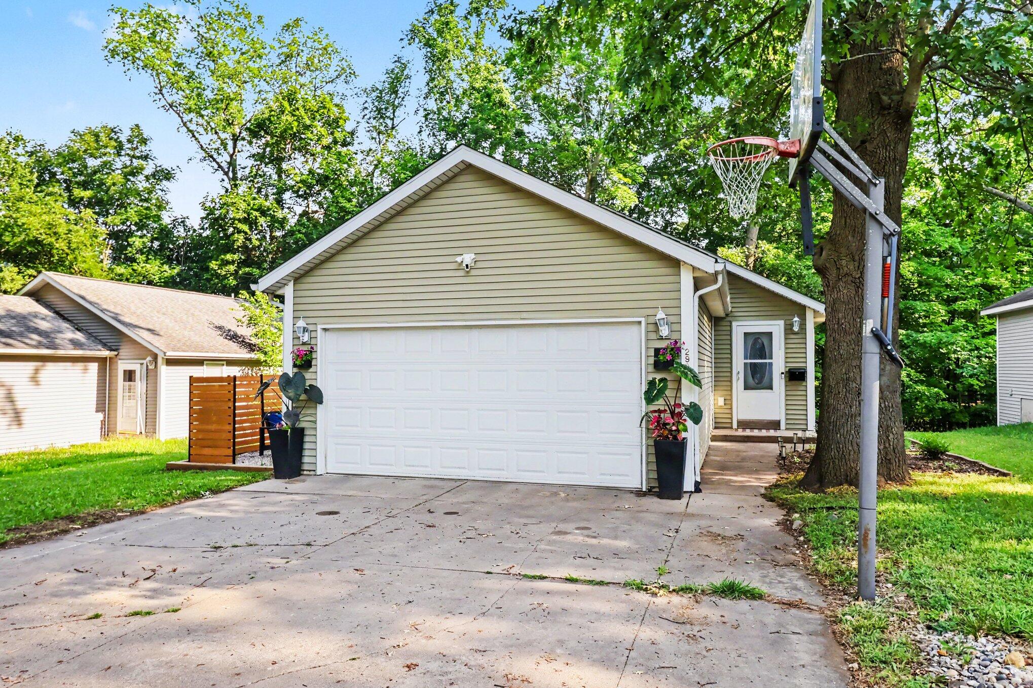 2909 Parkview Avenue Kalamazoo MI 49008