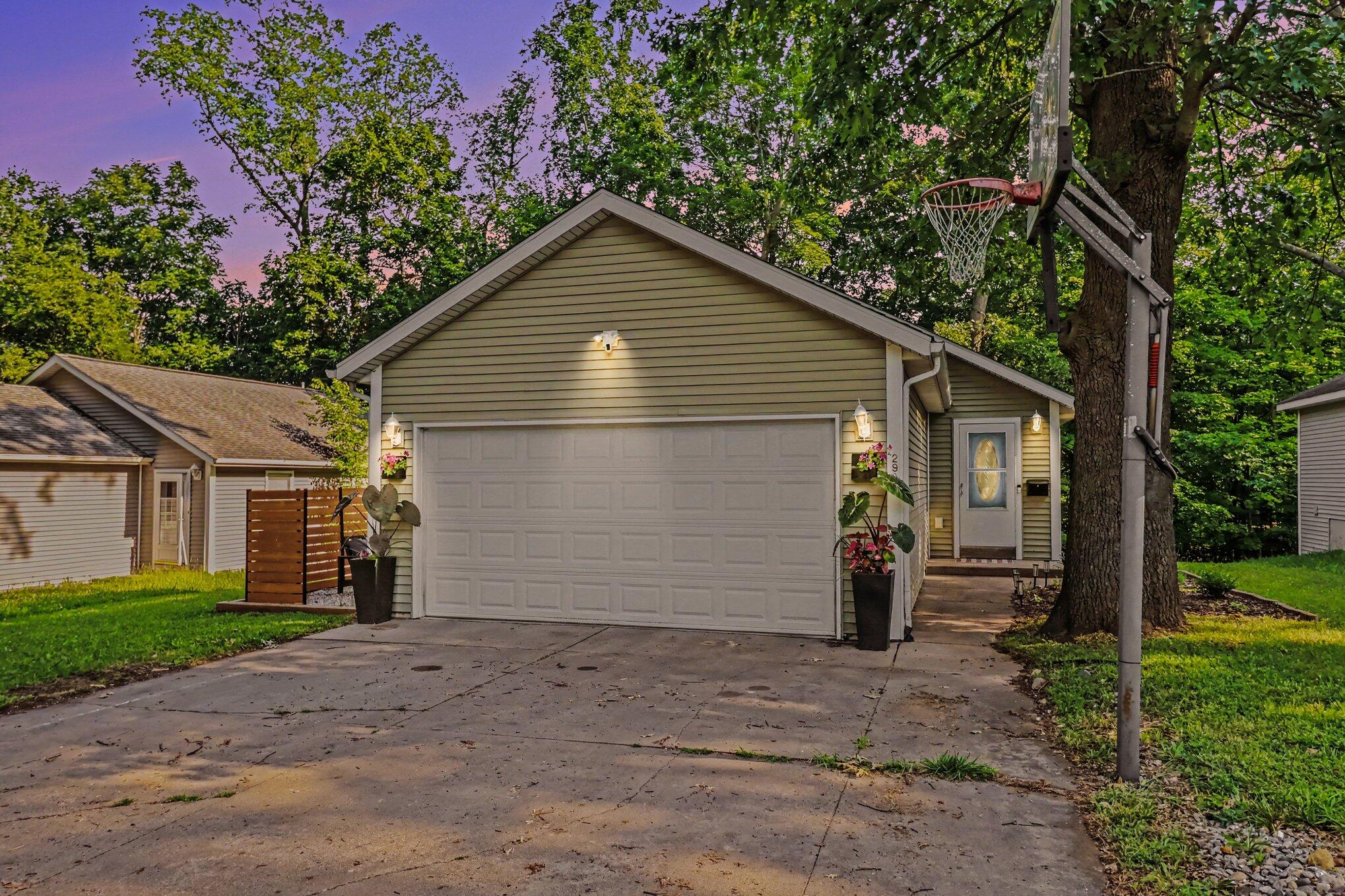 2909 Parkview Avenue Kalamazoo MI 49008