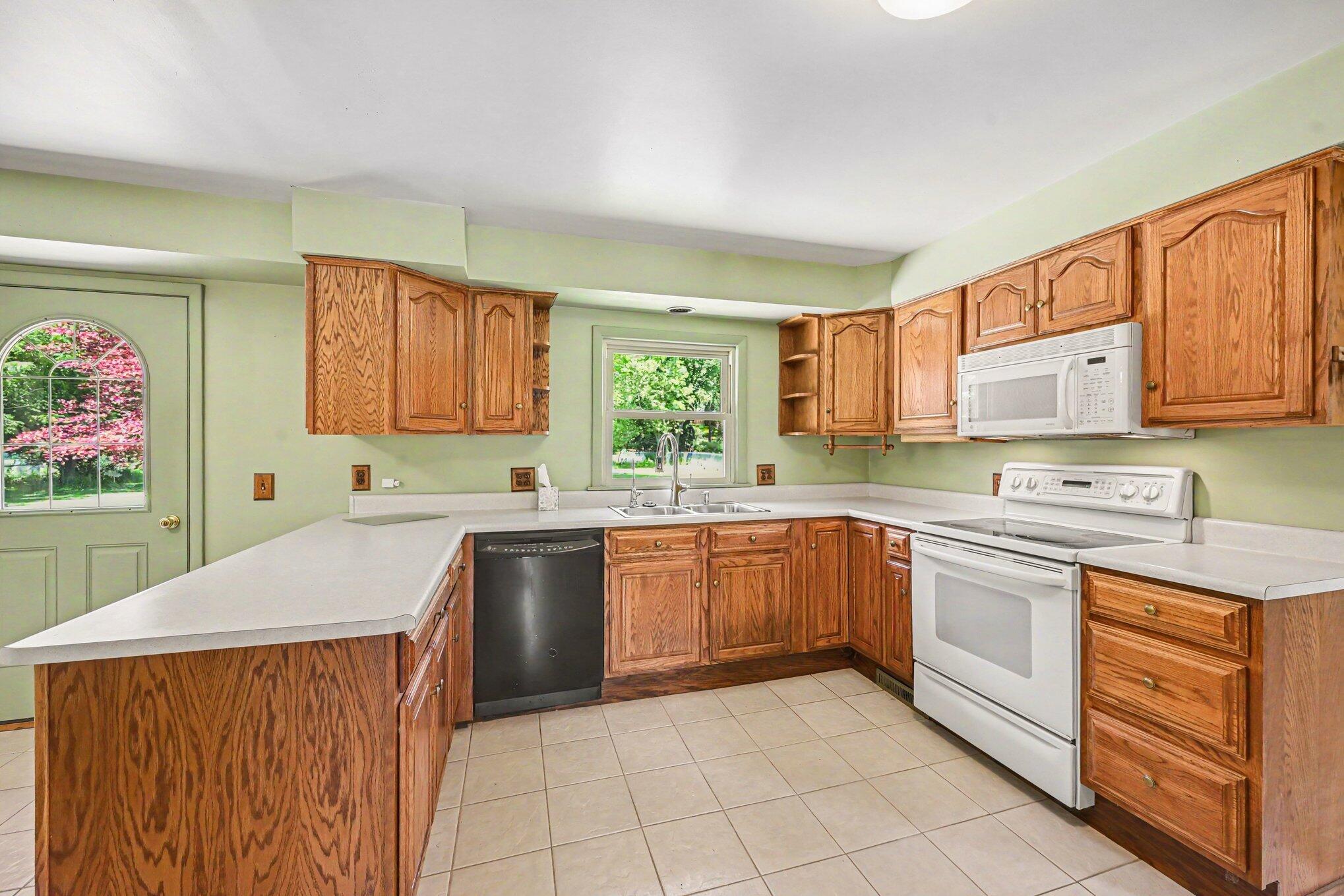 2556 Angling Road Kalamazoo MI 49008