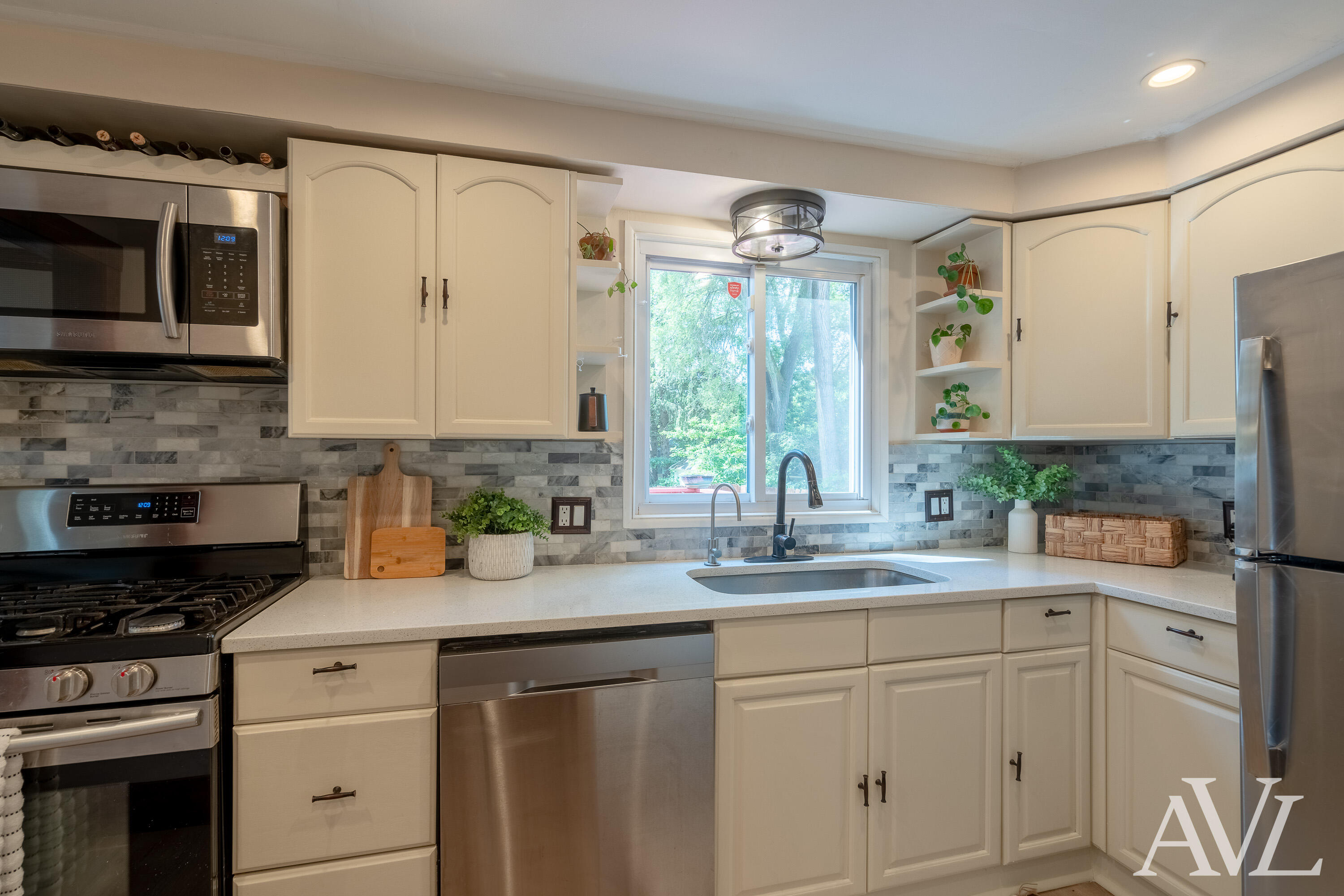 1014 Crescent Street NE Grand Rapids MI 49503