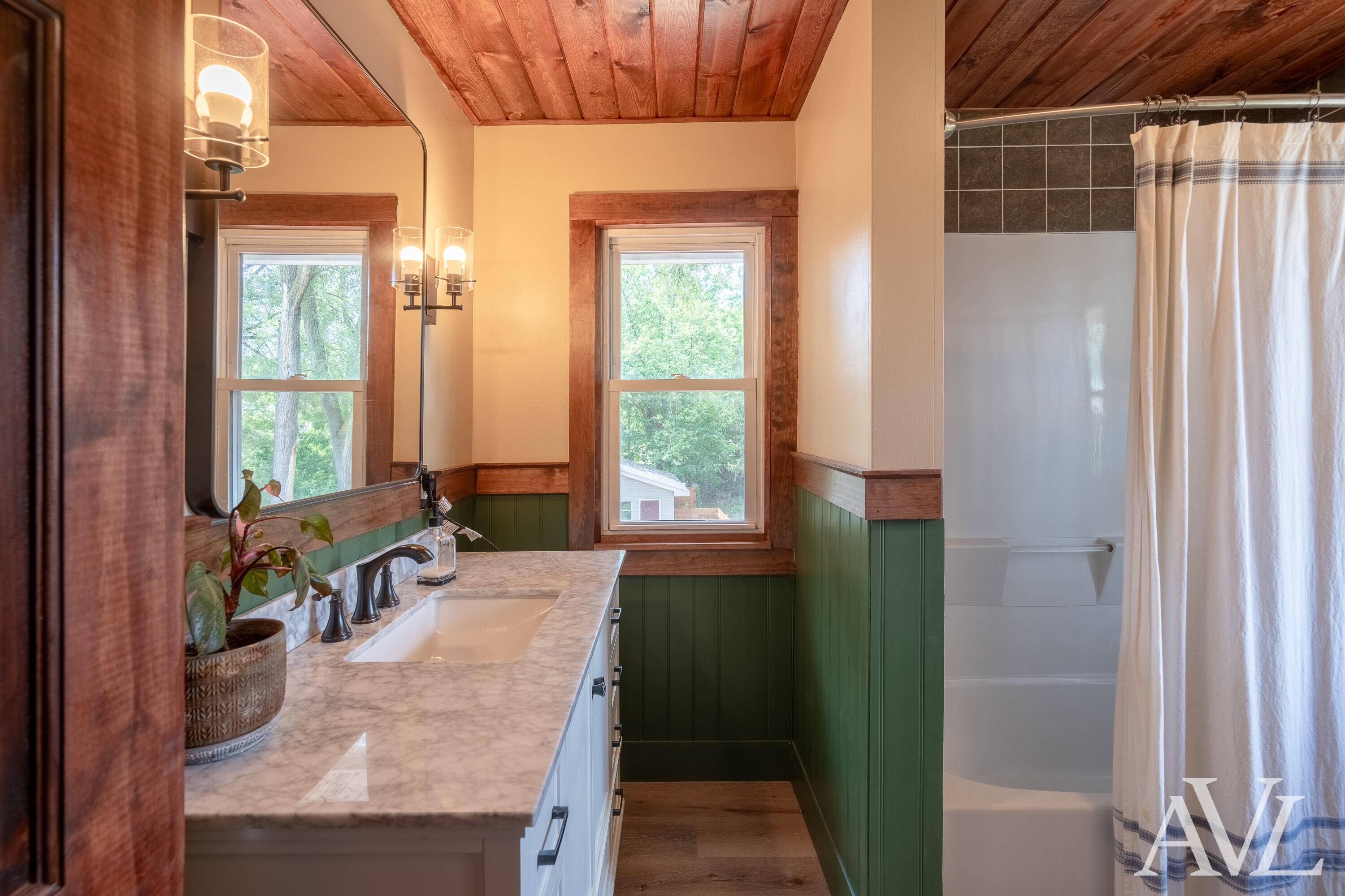 1014 Crescent Street NE Grand Rapids MI 49503
