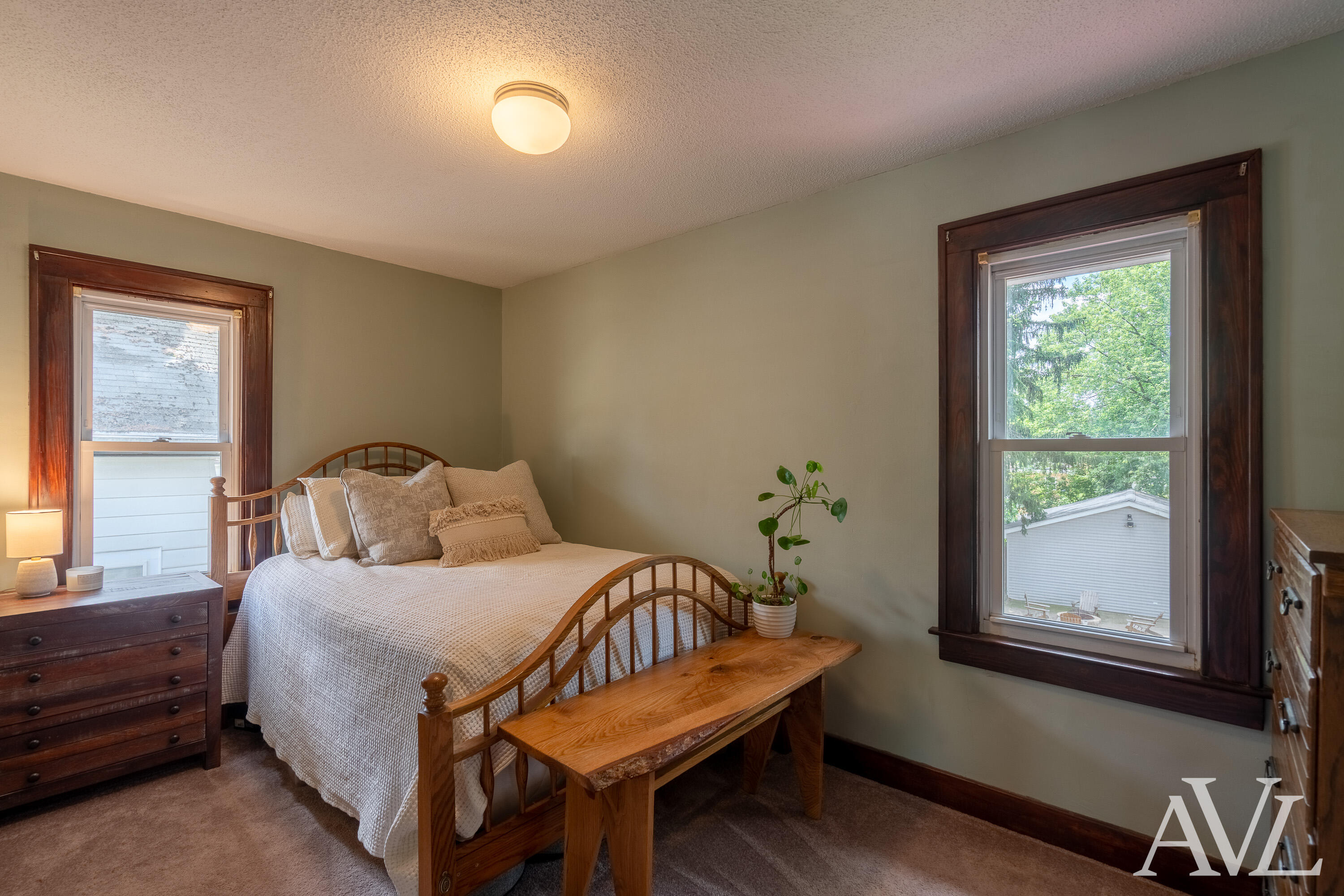 1014 Crescent Street NE Grand Rapids MI 49503
