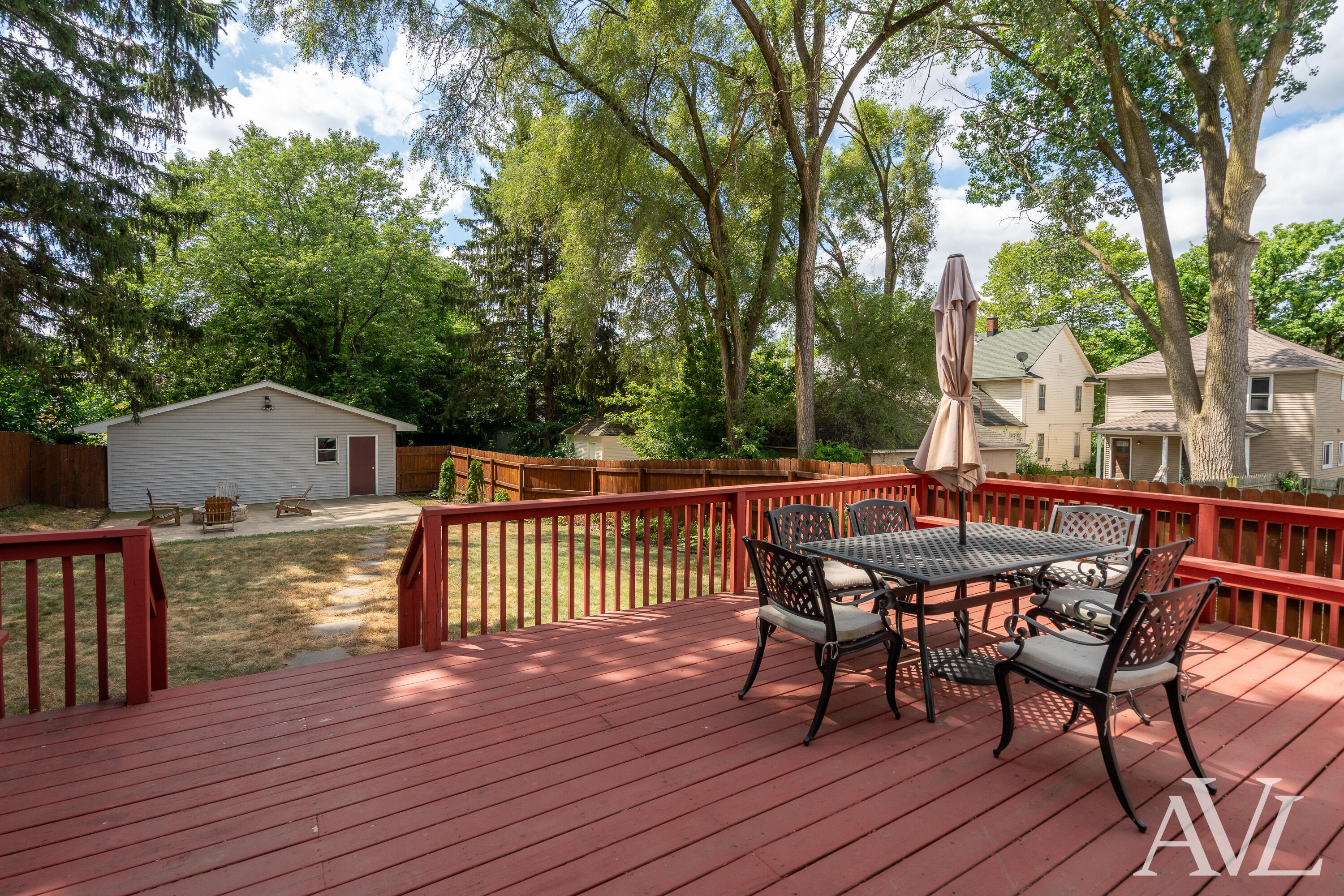 1014 Crescent Street NE Grand Rapids MI 49503