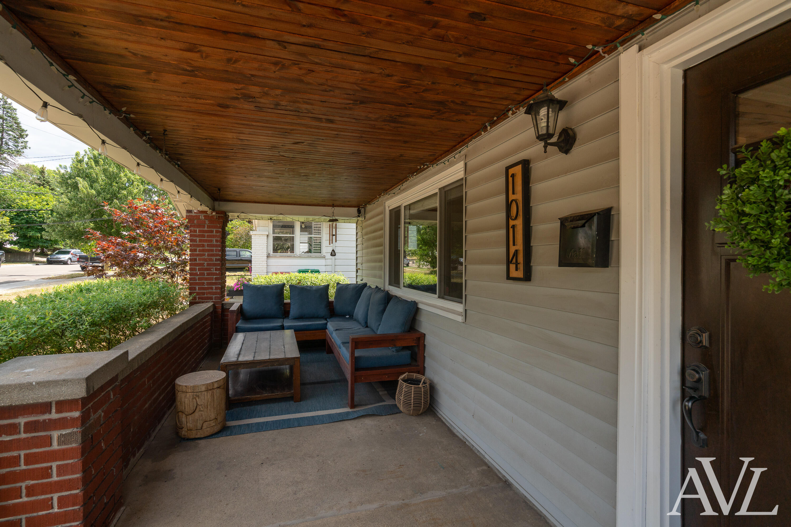 1014 Crescent Street NE Grand Rapids MI 49503