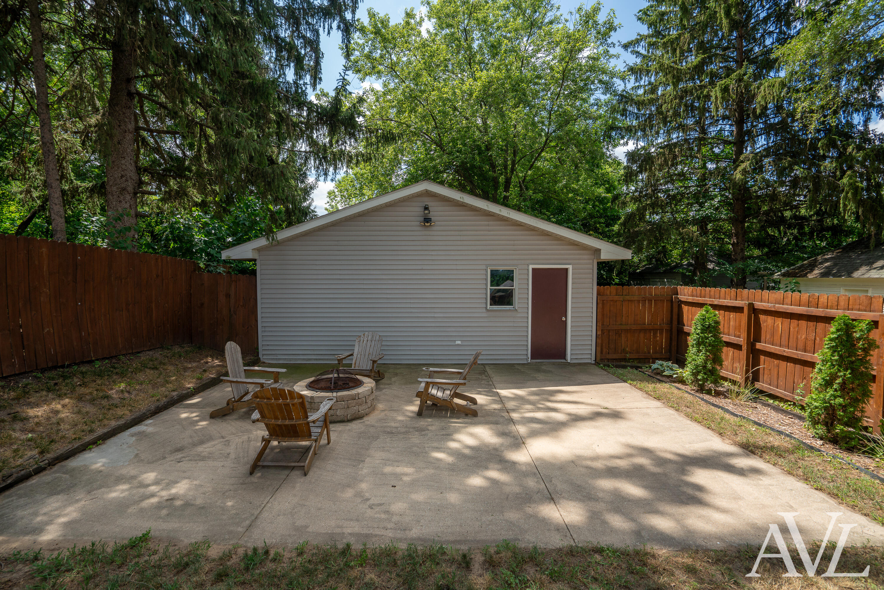 1014 Crescent Street NE Grand Rapids MI 49503
