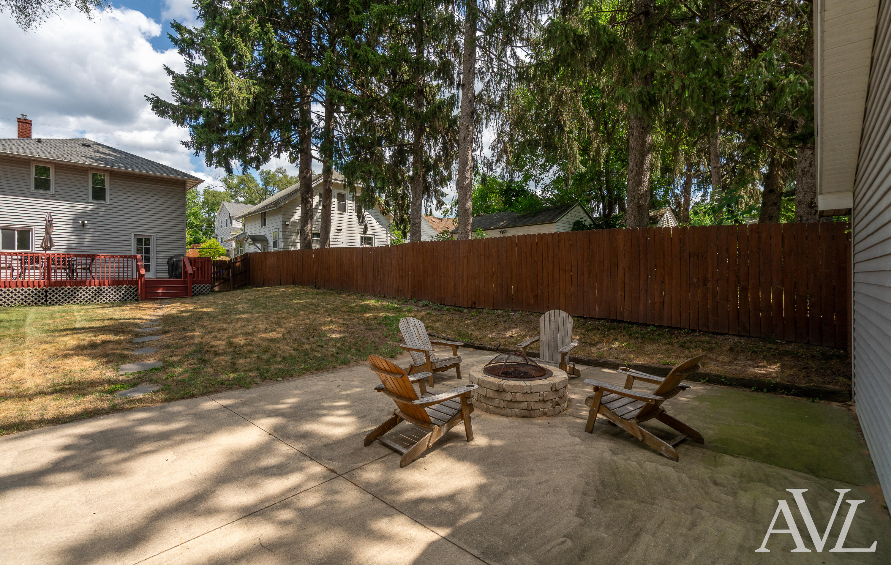 1014 Crescent Street NE Grand Rapids MI 49503