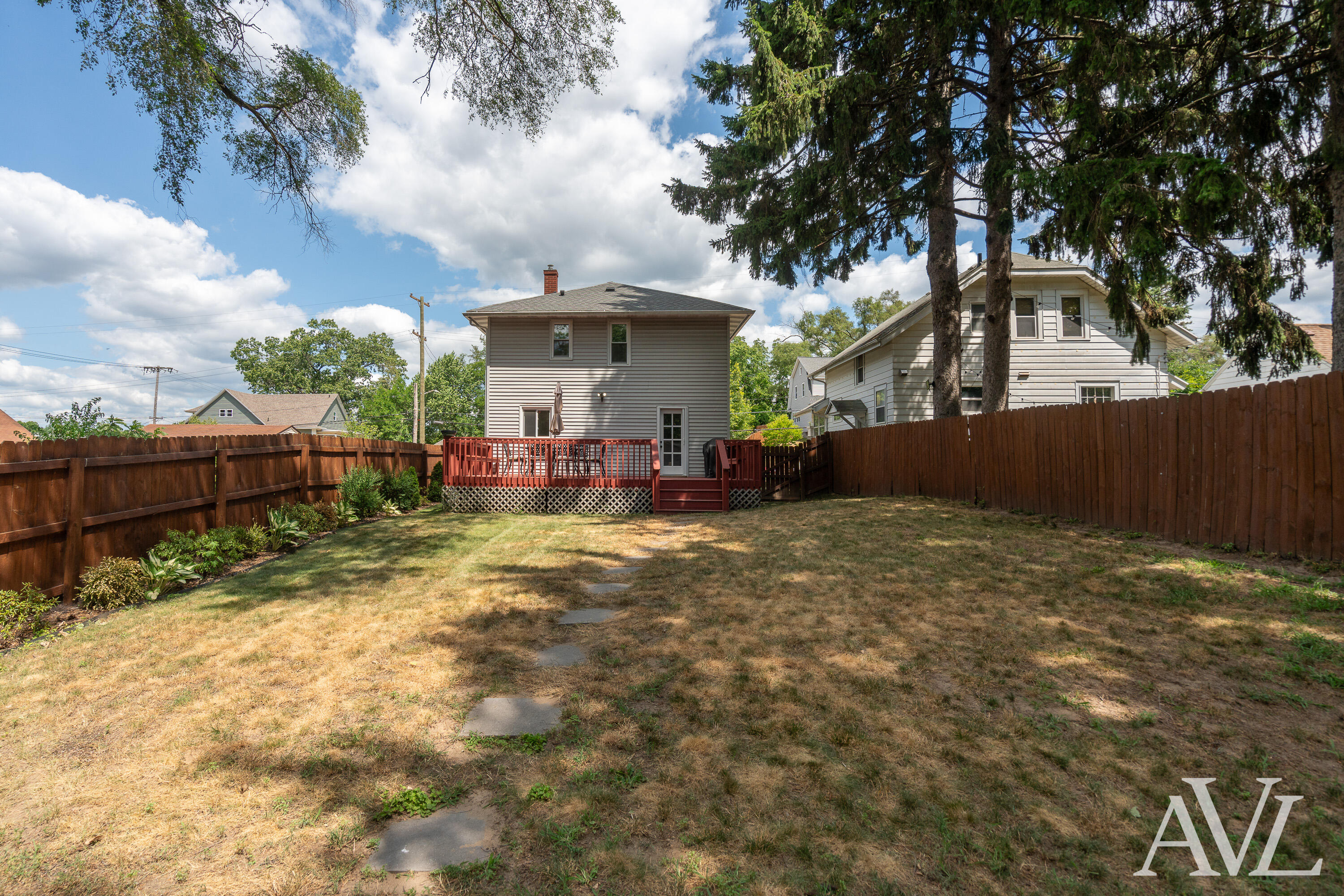 1014 Crescent Street NE Grand Rapids MI 49503