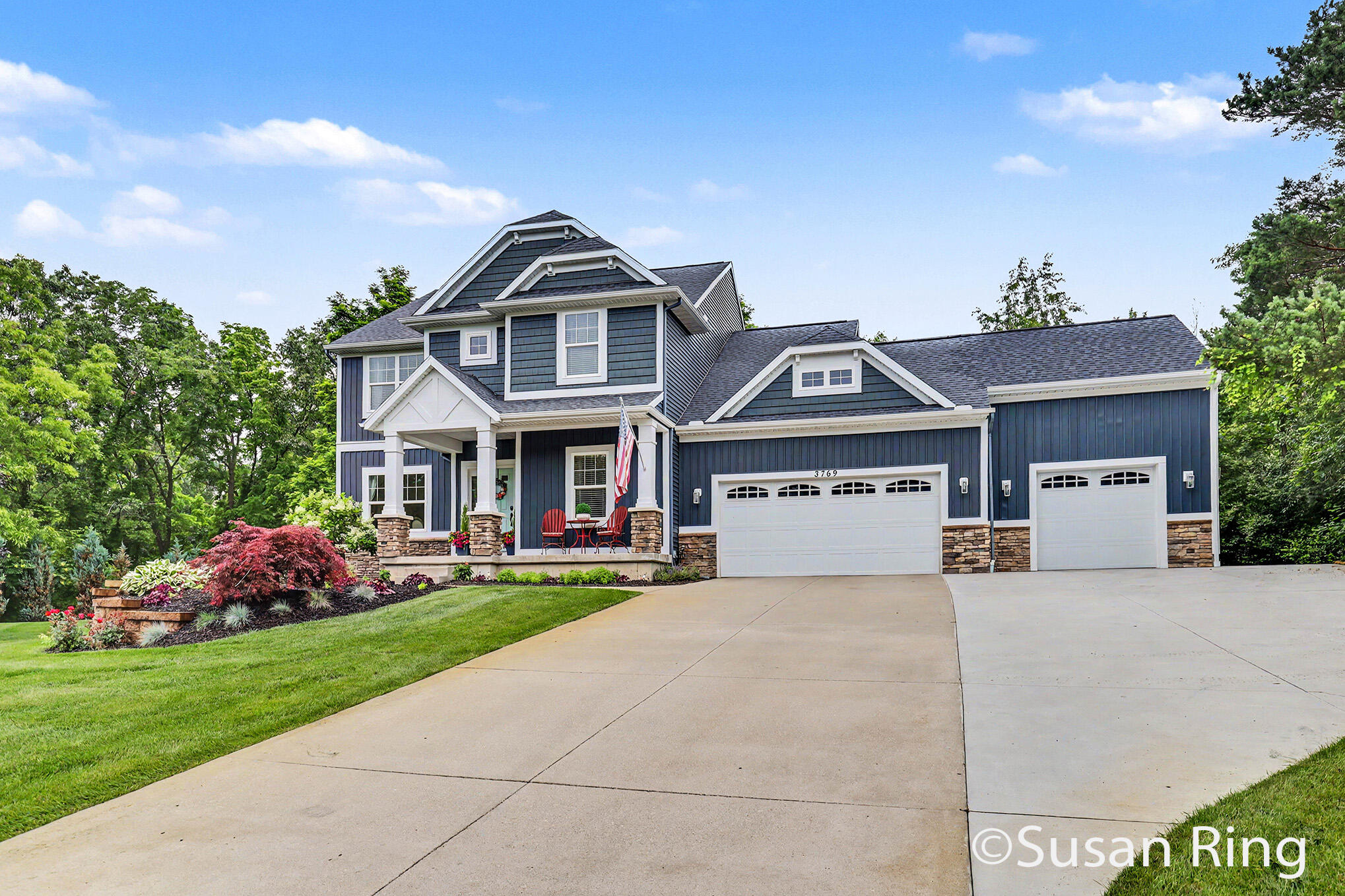 3769 Walnut Springs Drive NE Grand Rapids MI 49525