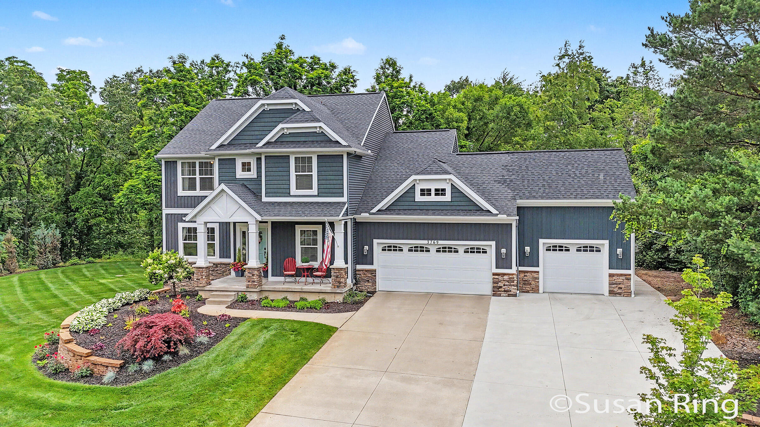 3769 Walnut Springs Drive NE Grand Rapids MI 49525