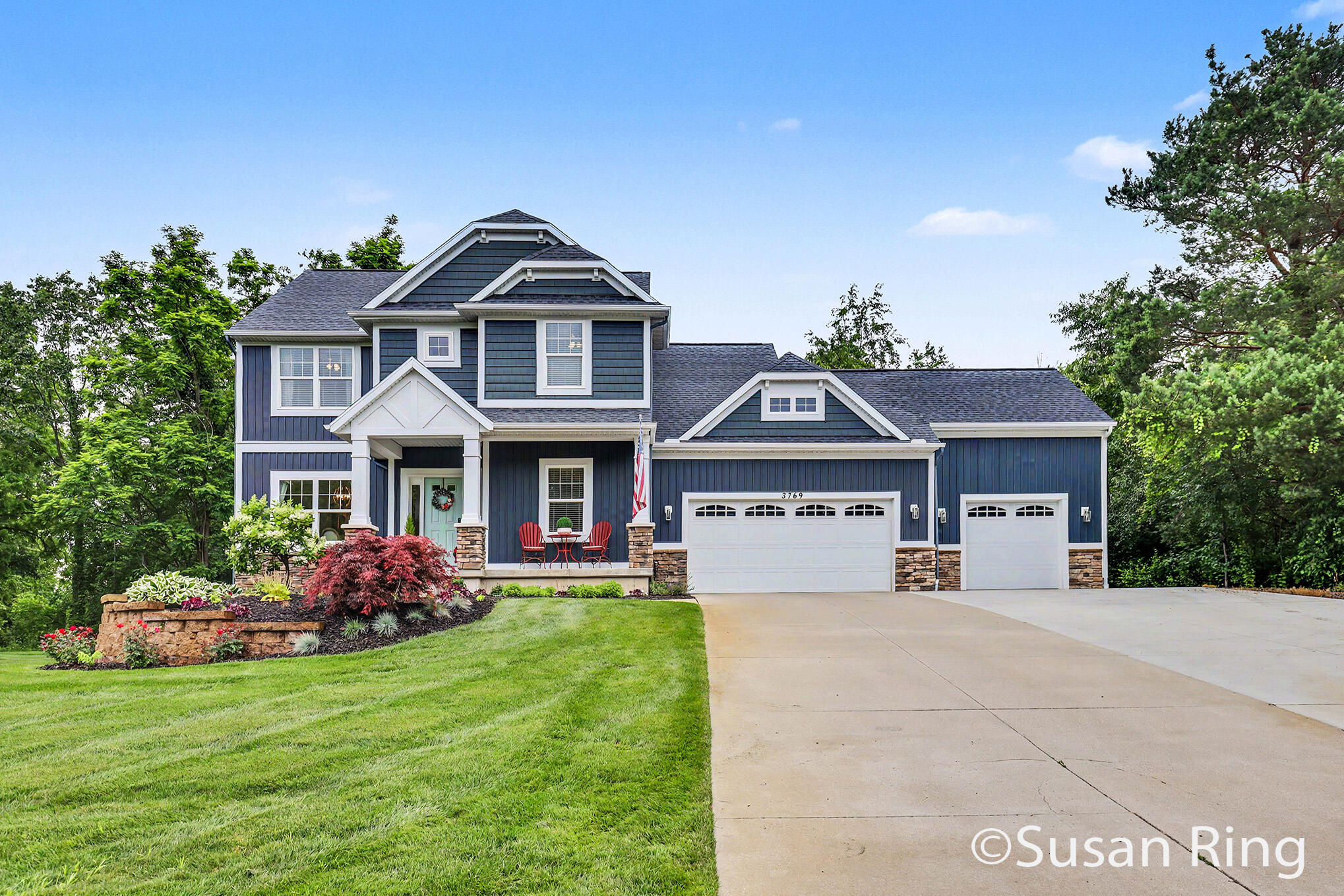 3769 Walnut Springs Drive NE Grand Rapids MI 49525